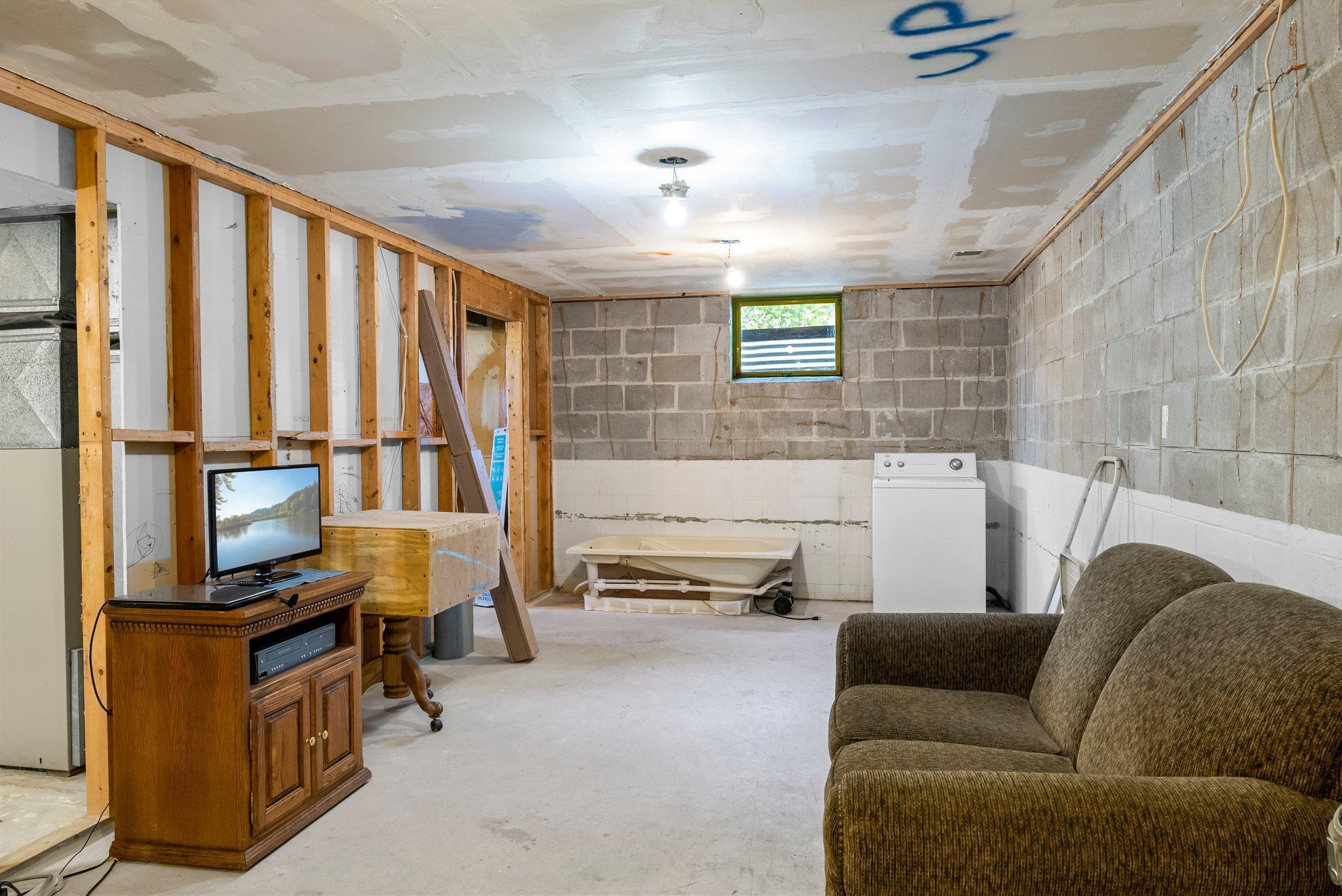 1320 Carriage Hills Drive S