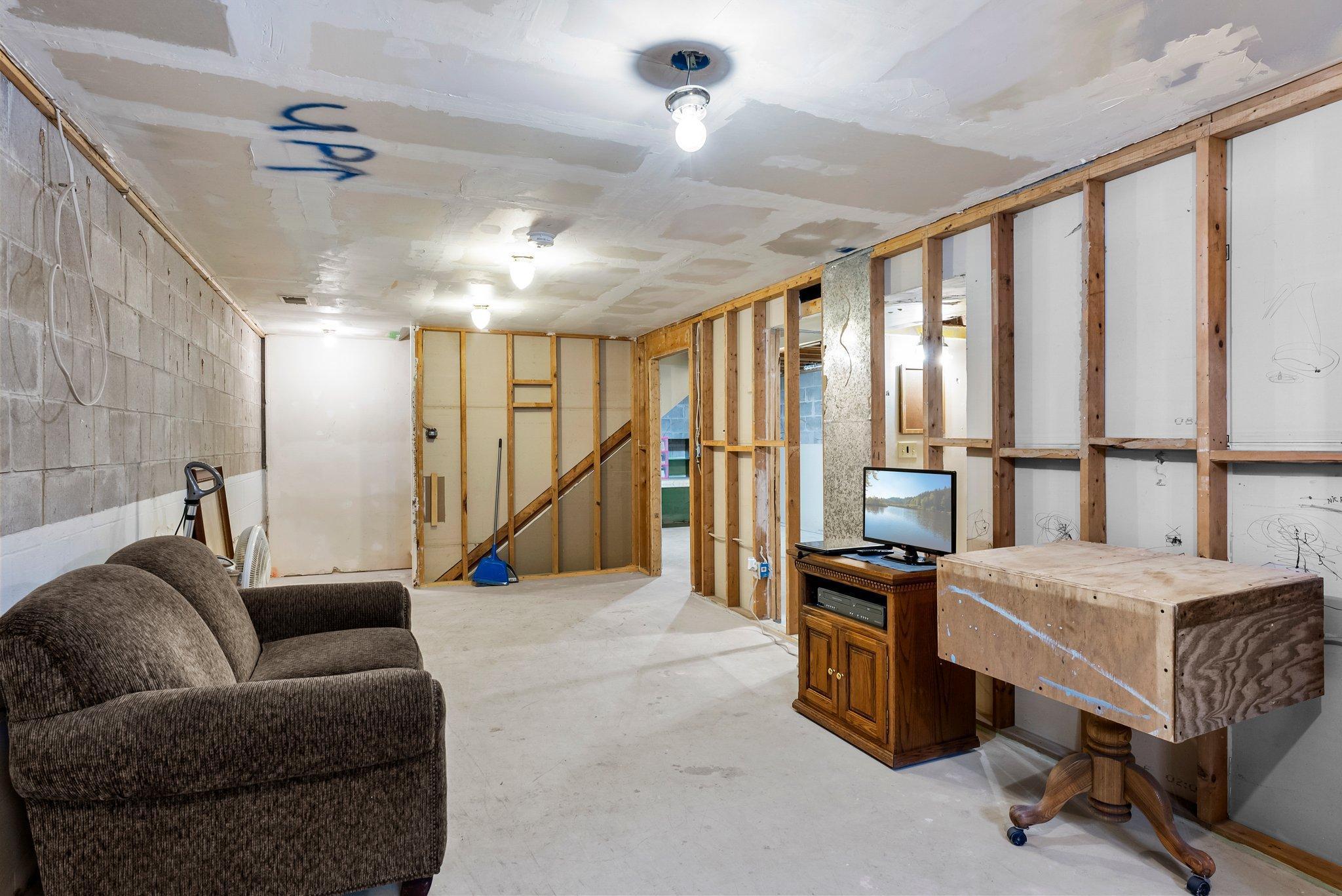 1320 Carriage Hills Drive S