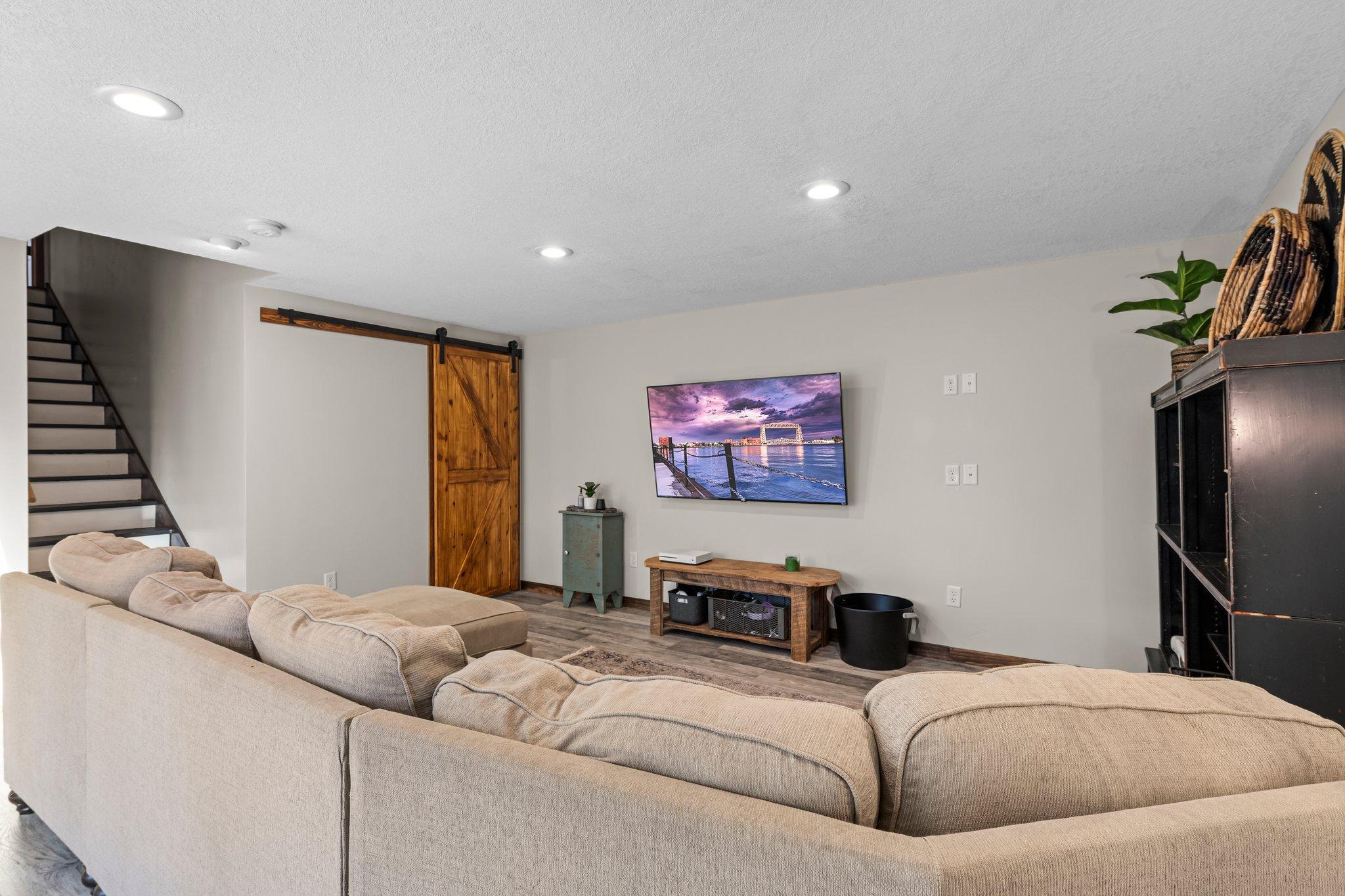 680 Elins Lake Road SE