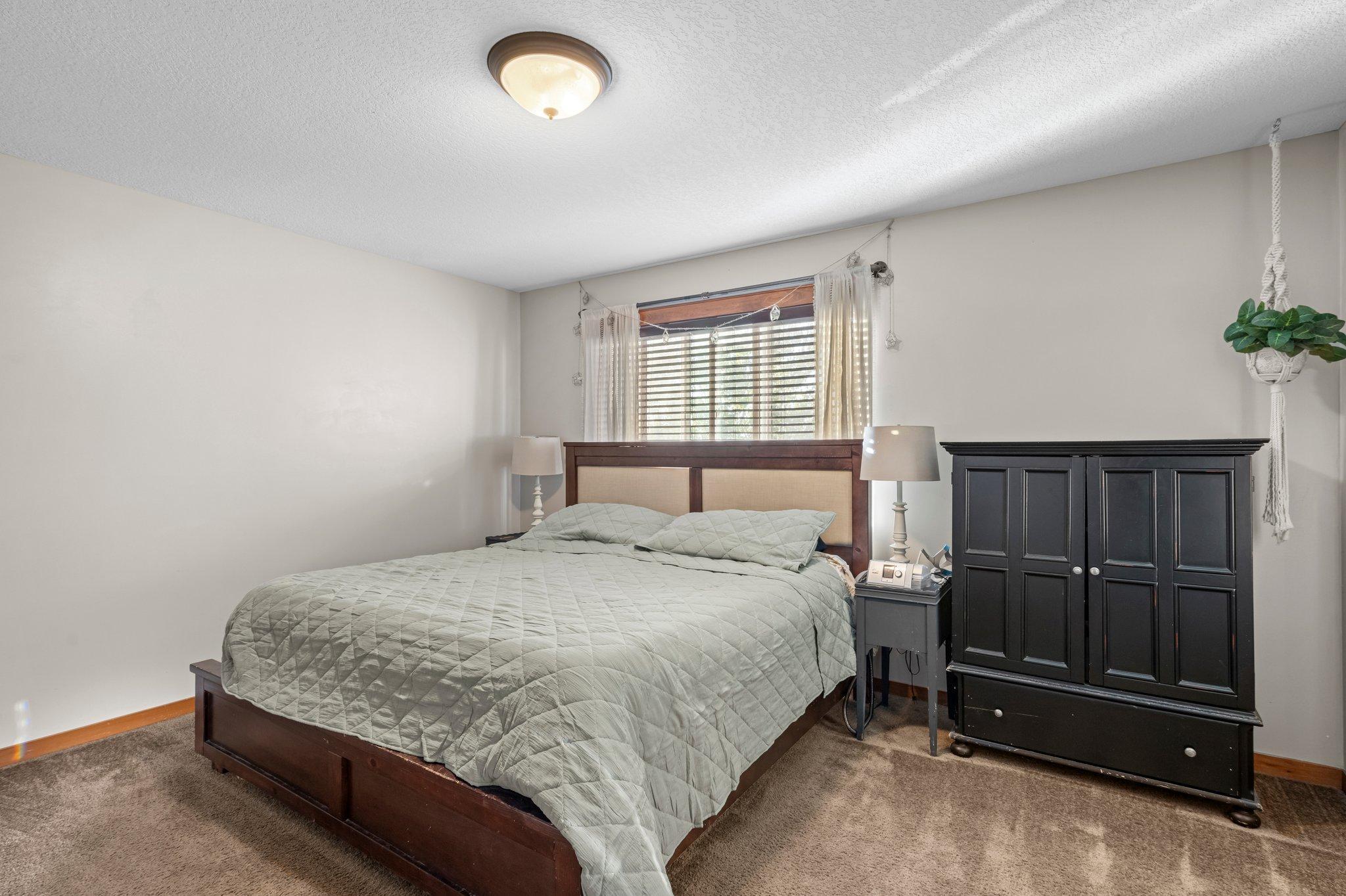 680 Elins Lake Road SE