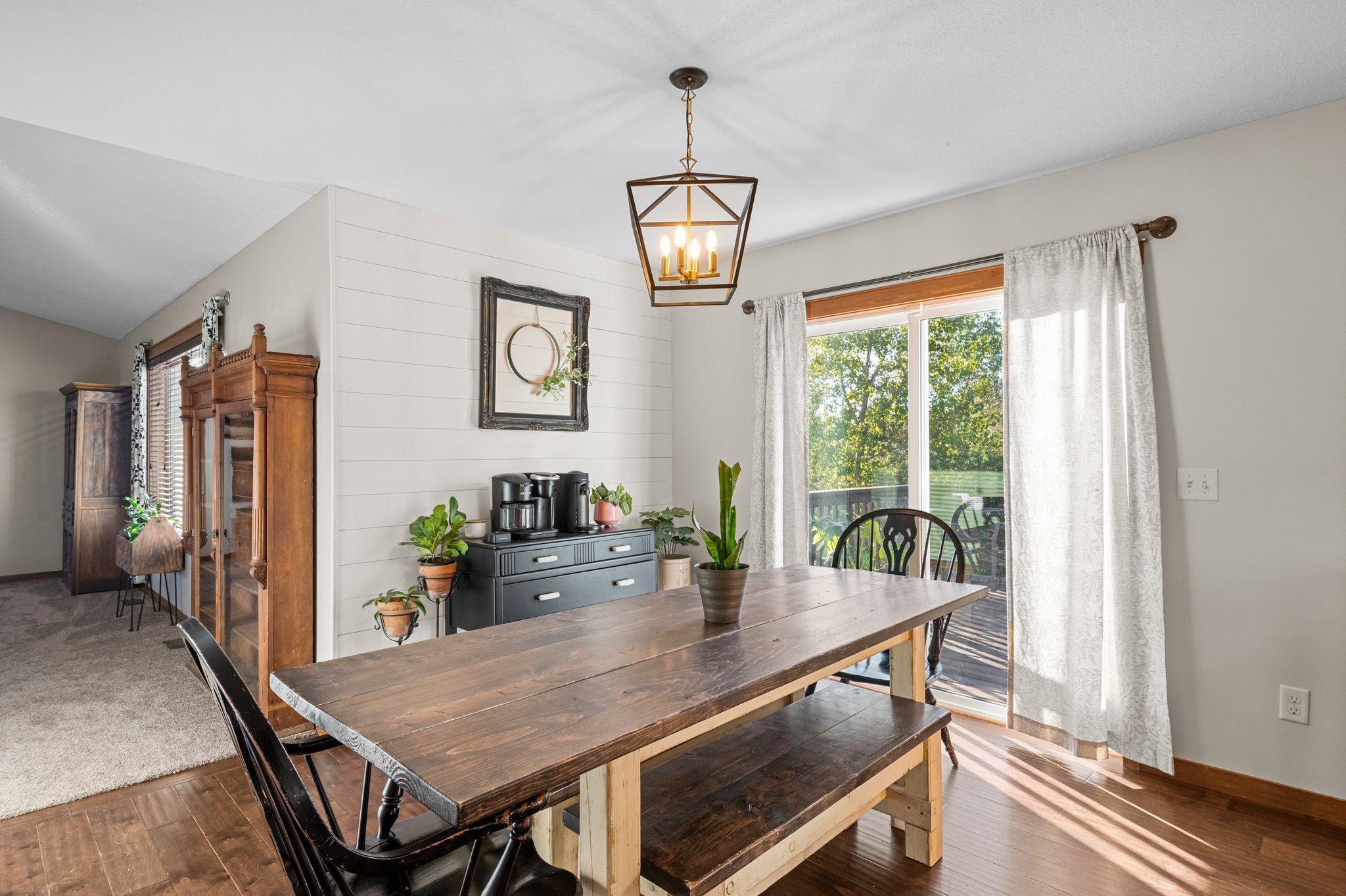 680 Elins Lake Road SE