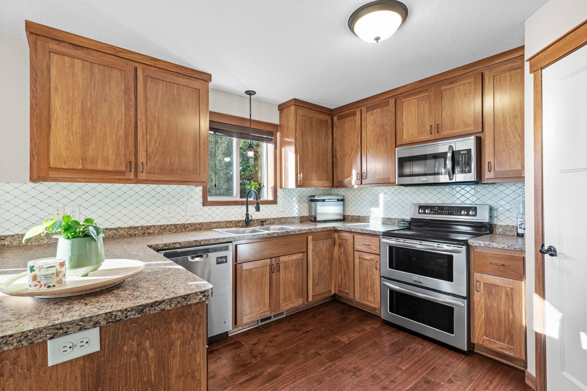 680 Elins Lake Road SE