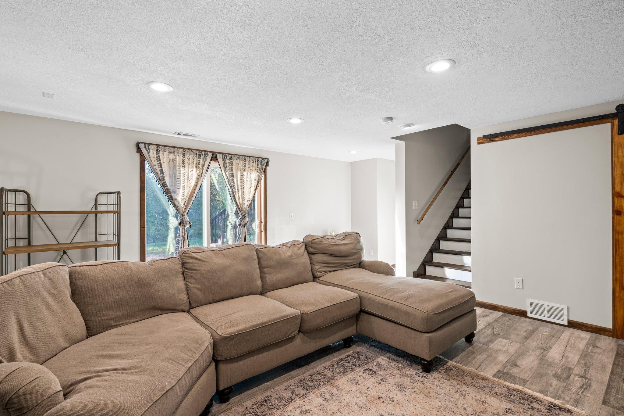 680 Elins Lake Road SE