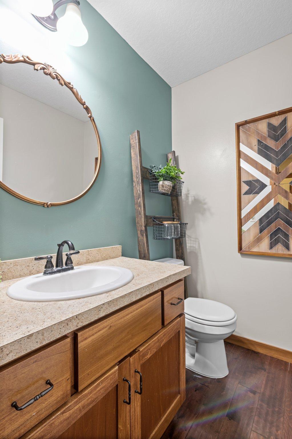 680 Elins Lake Road SE