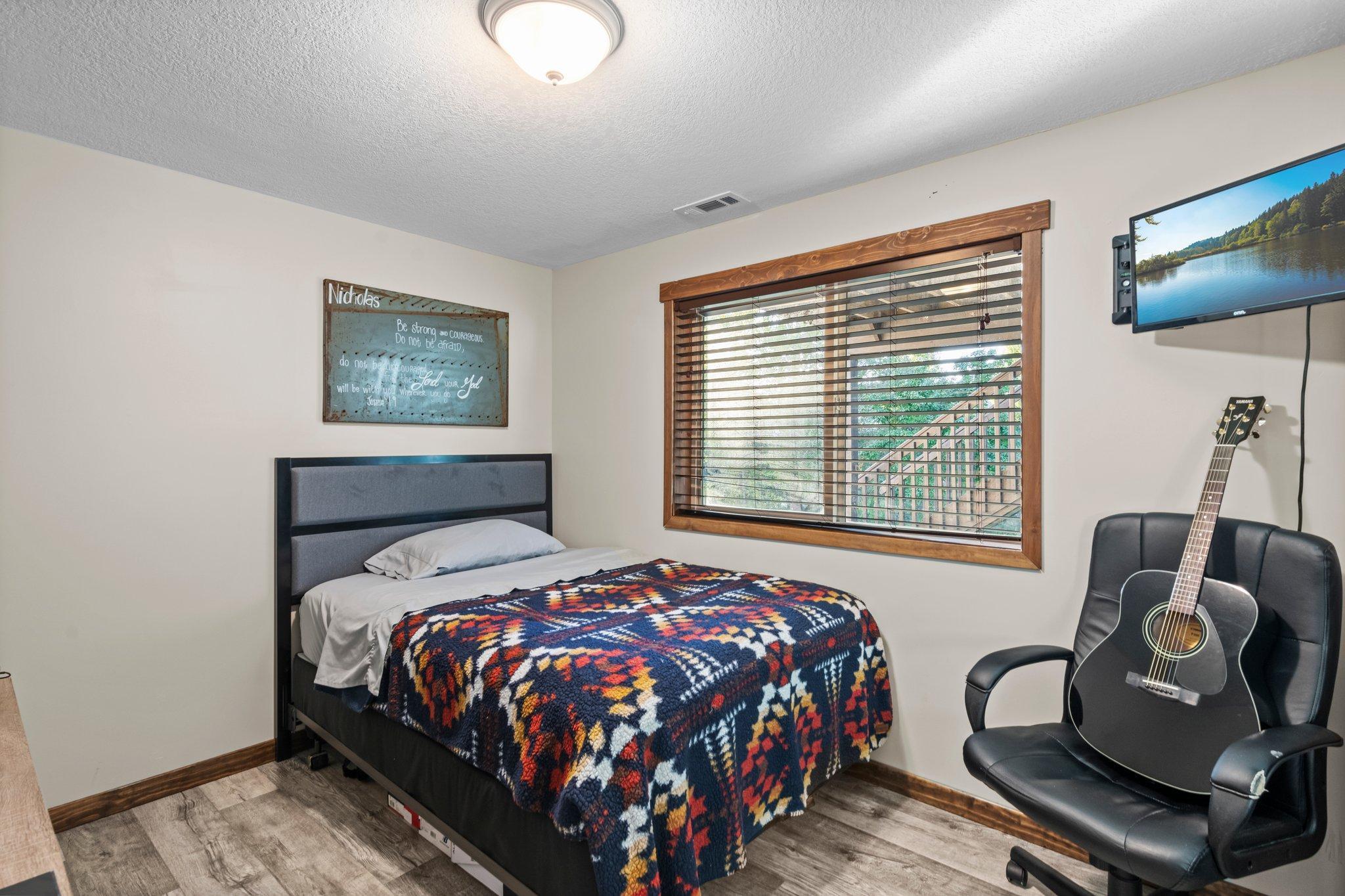 680 Elins Lake Road SE