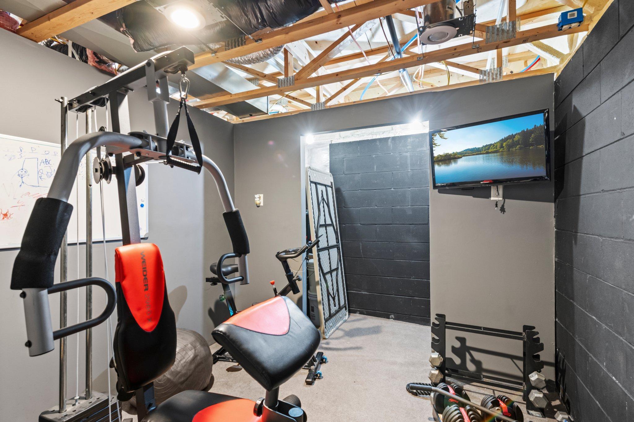 680 Elins Lake Road SE