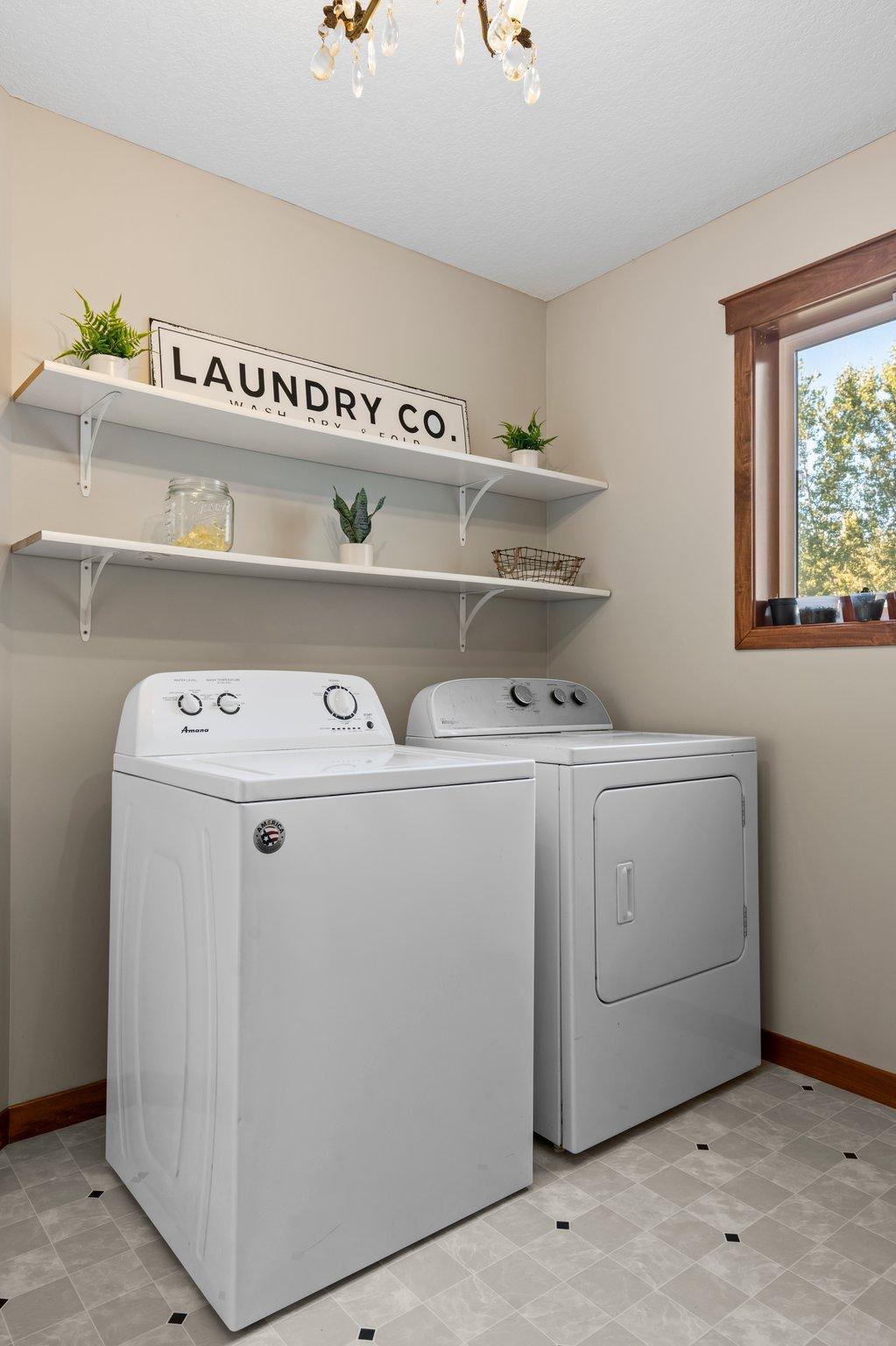 680 Elins Lake Road SE