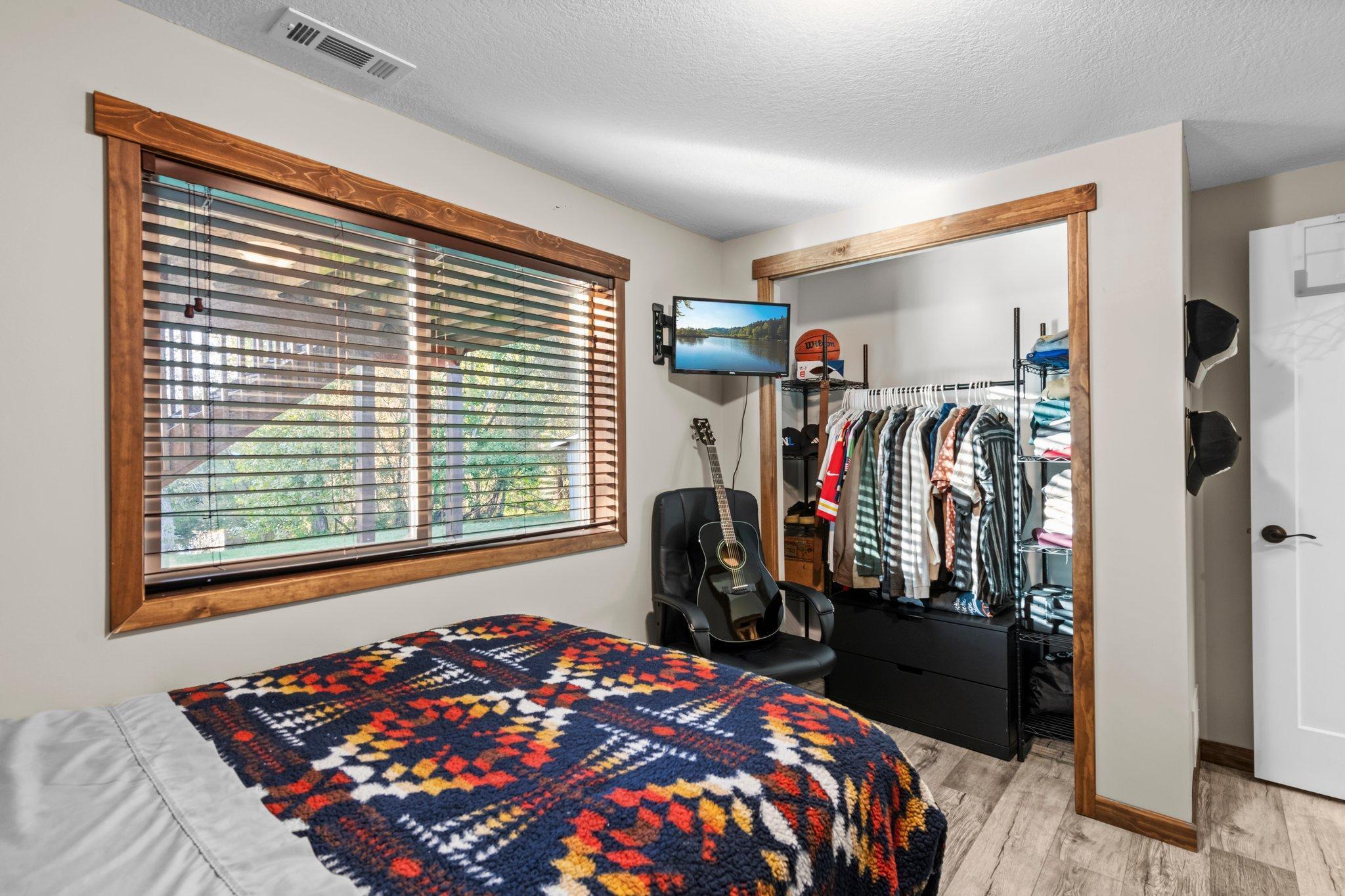 680 Elins Lake Road SE