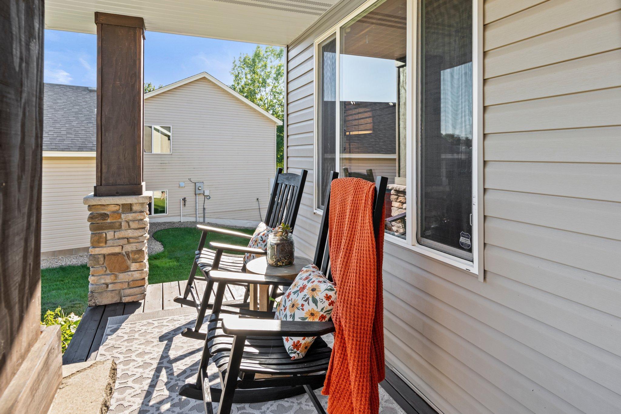 680 Elins Lake Road SE