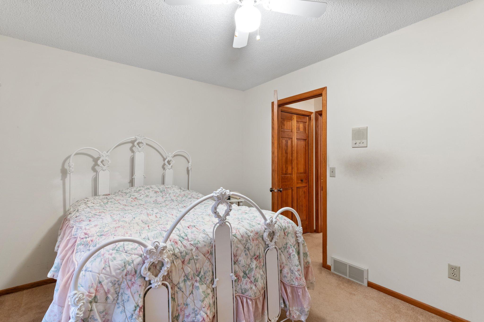 2830 Laurel Street S