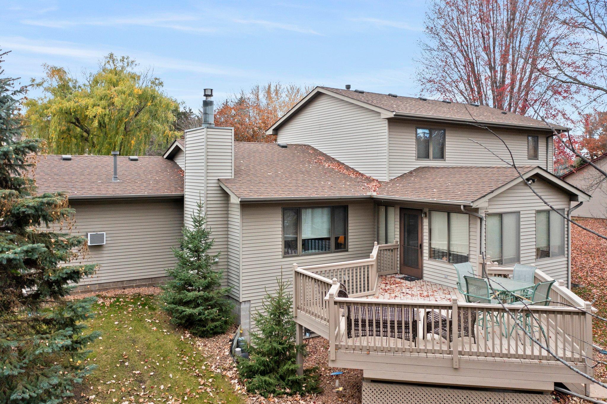 2830 Laurel Street S