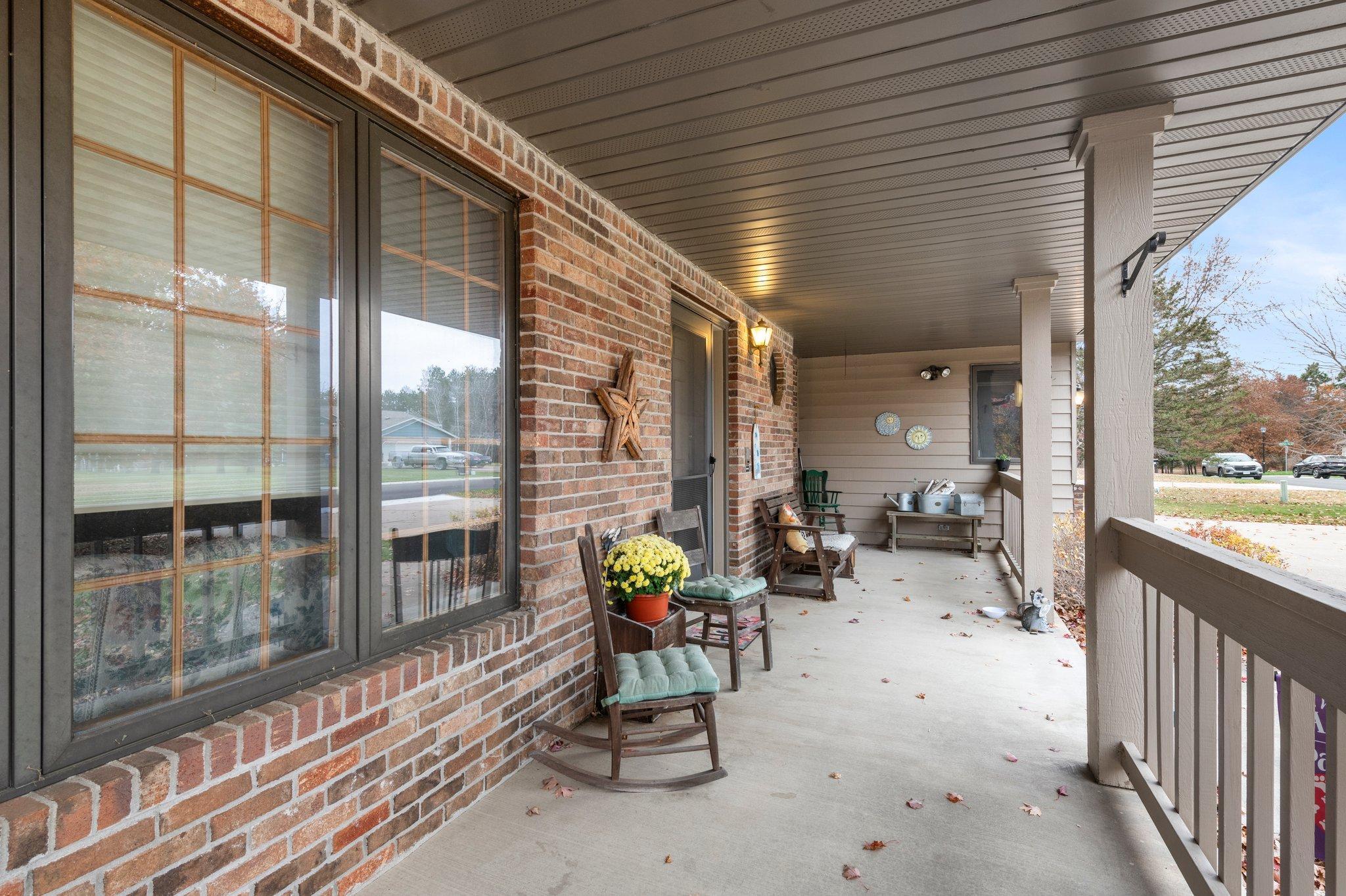 2830 Laurel Street S