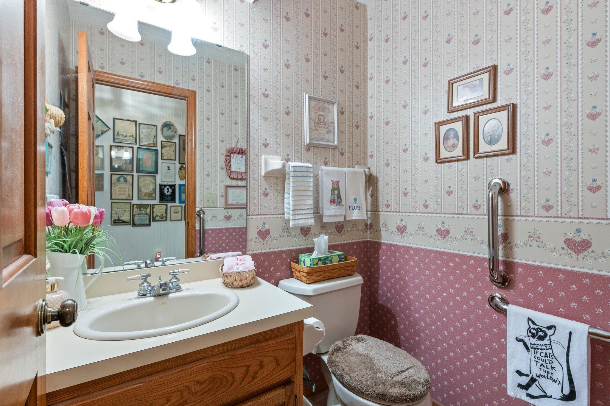 2830 Laurel Street S