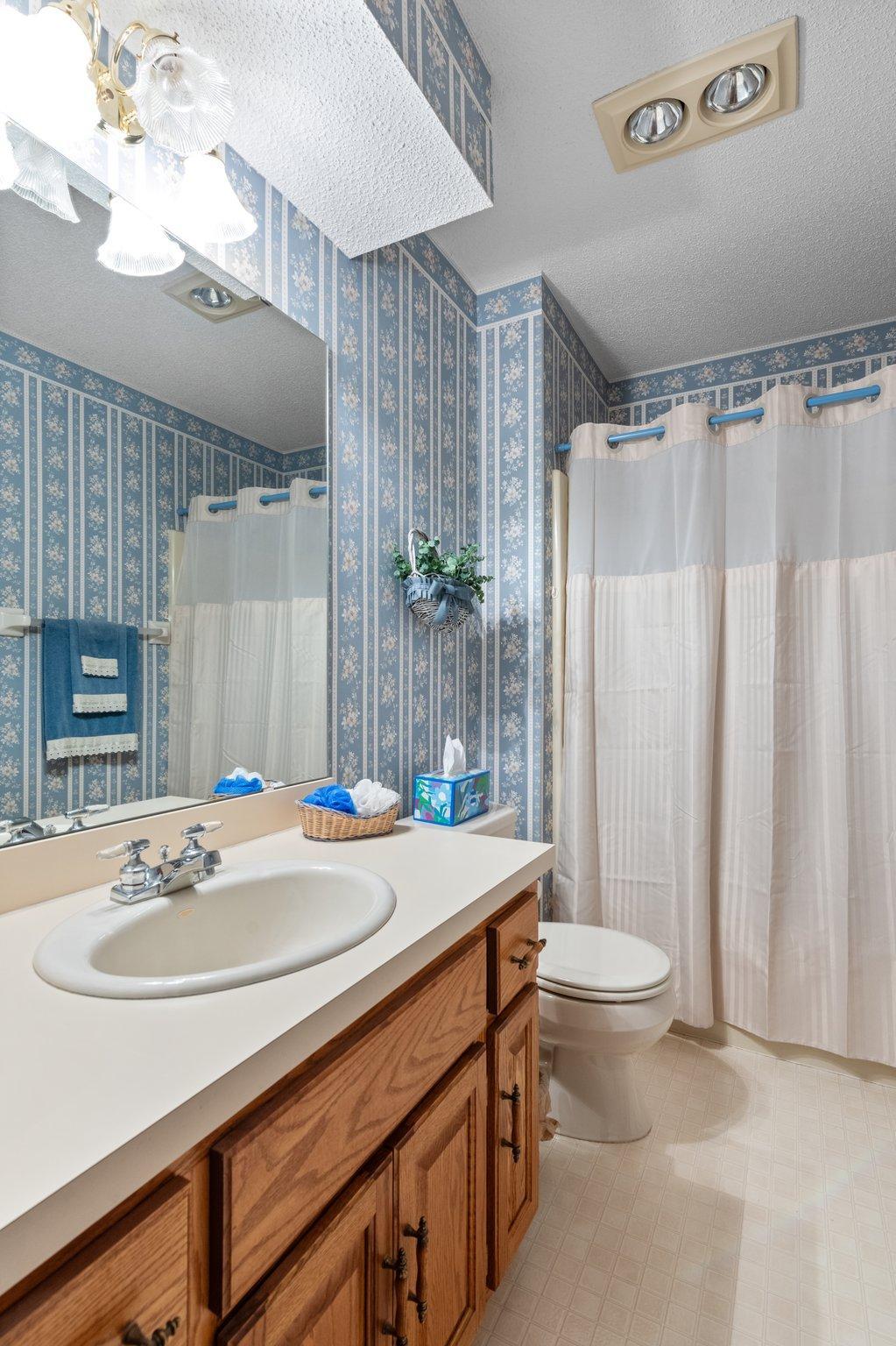 2830 Laurel Street S