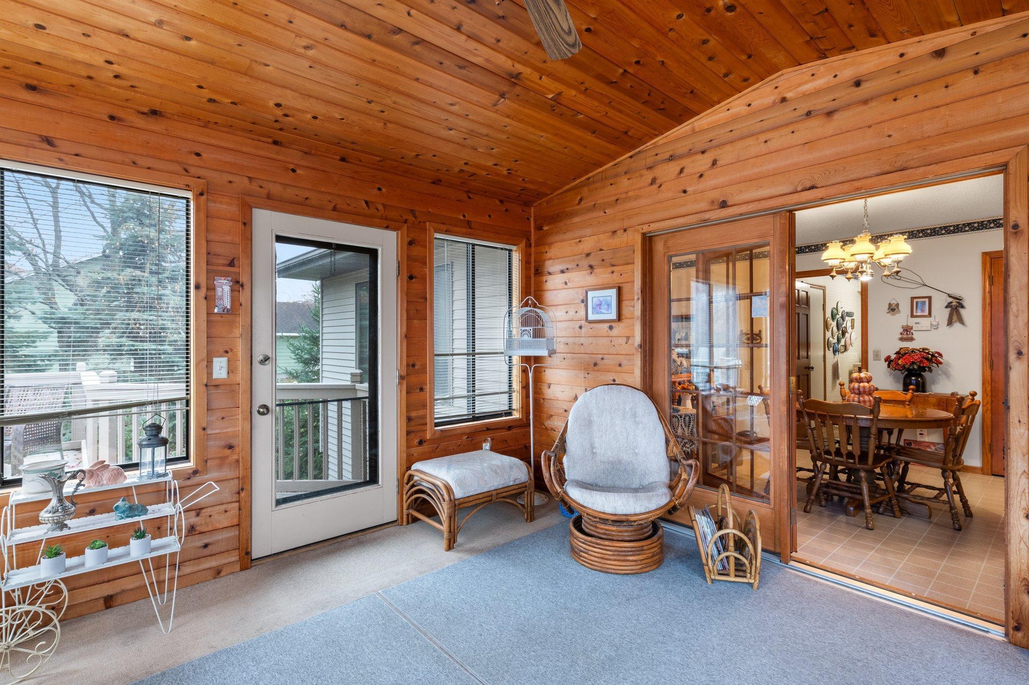 2830 Laurel Street S