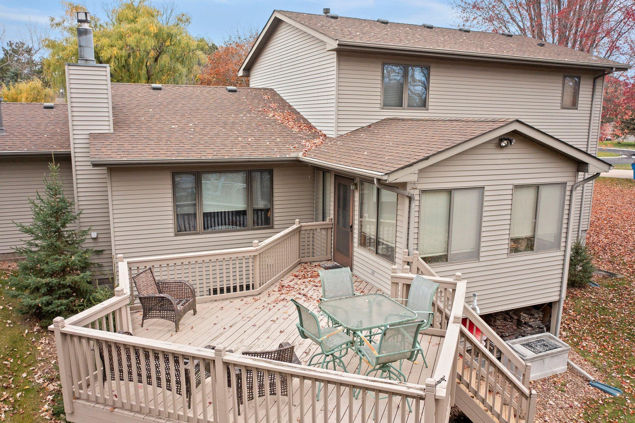 2830 Laurel Street S