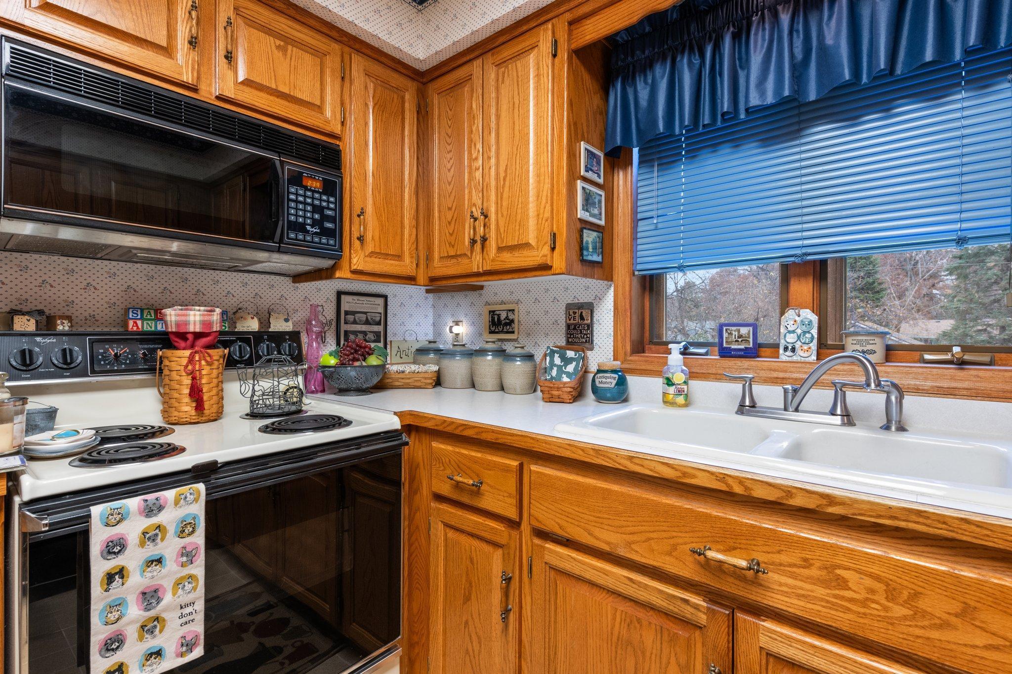 2830 Laurel Street S