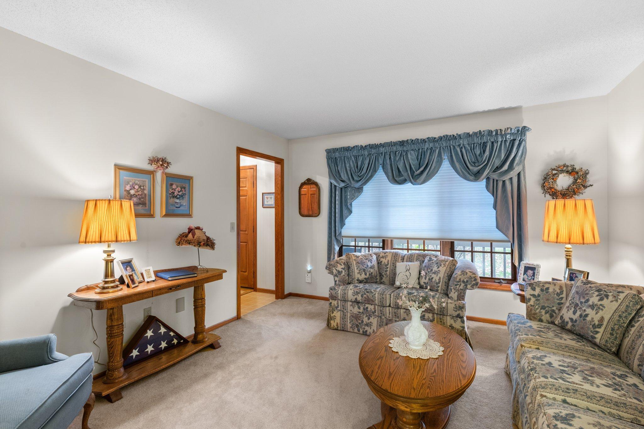 2830 Laurel Street S