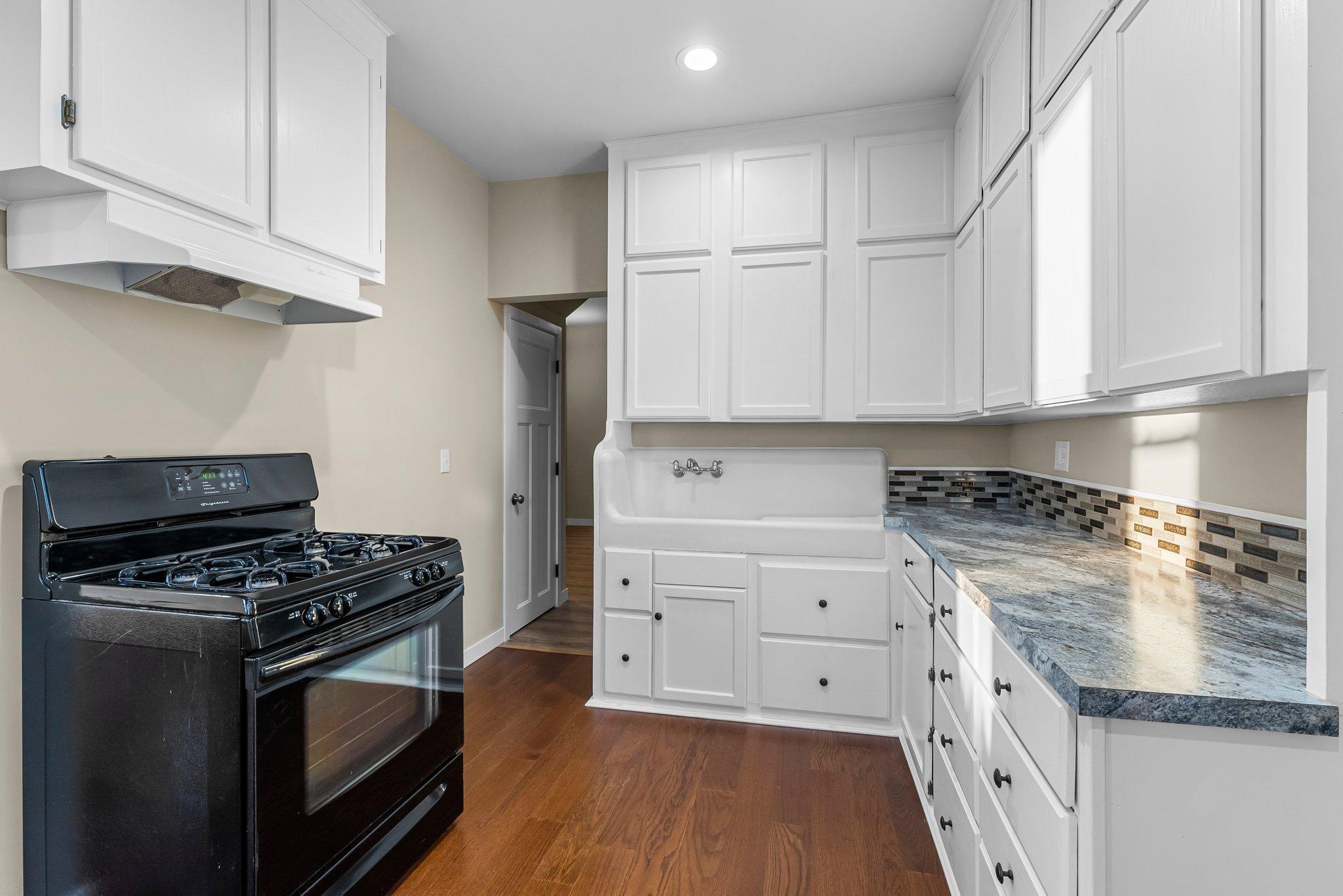 44040 Gladstone Avenue