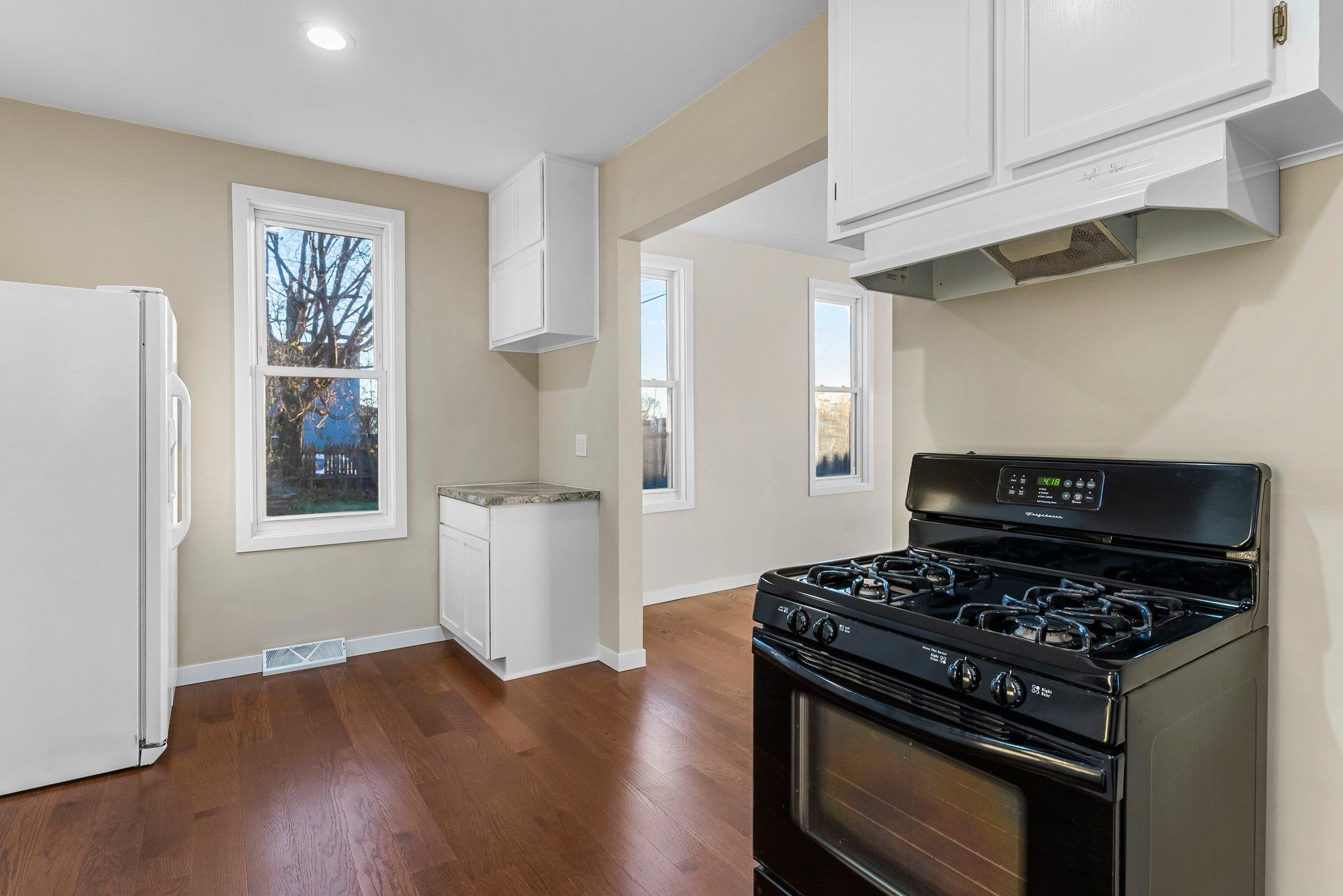 44040 Gladstone Avenue