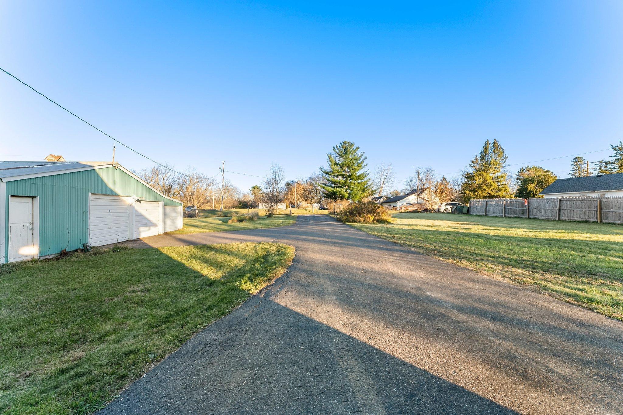 44040 Gladstone Avenue