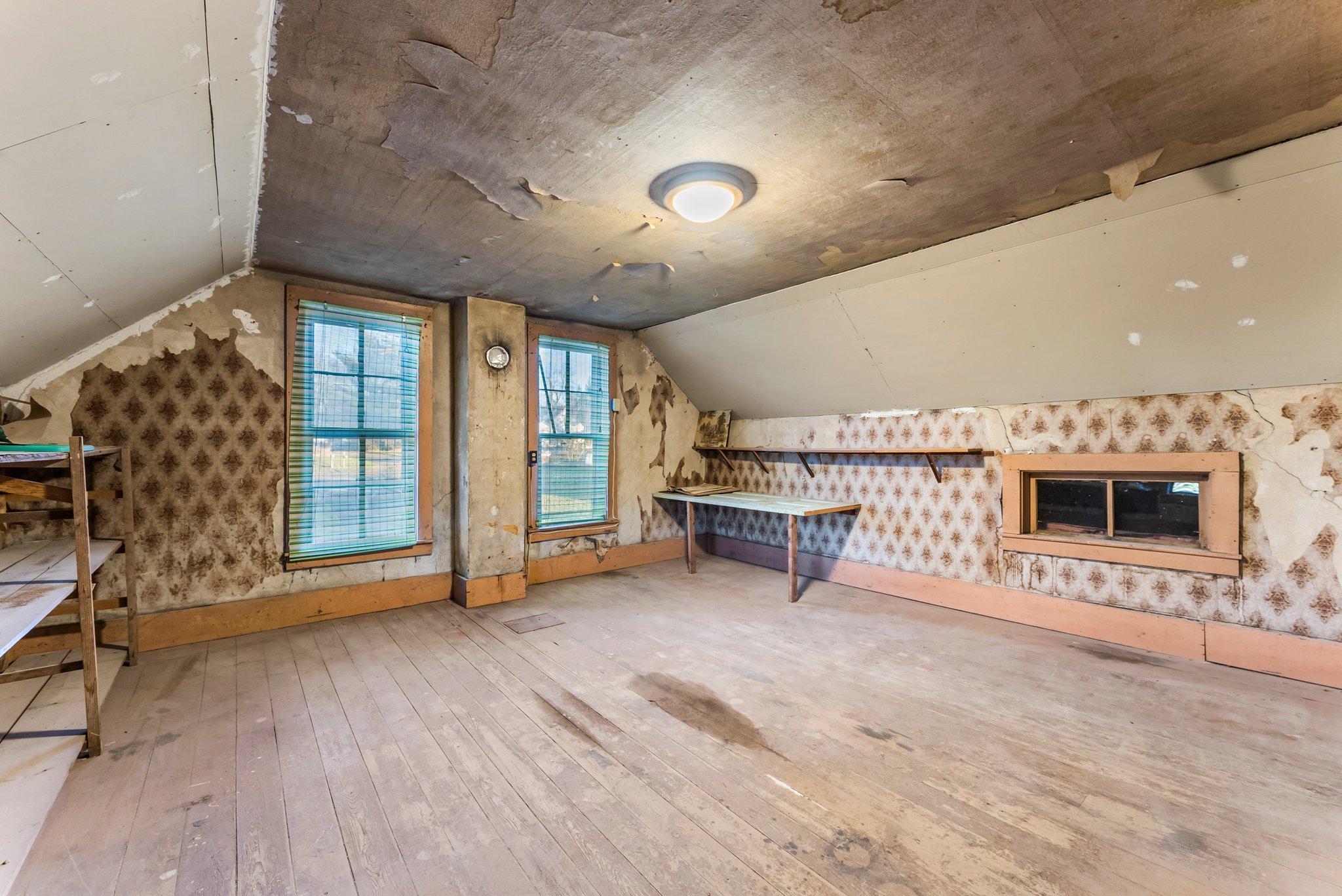 44040 Gladstone Avenue