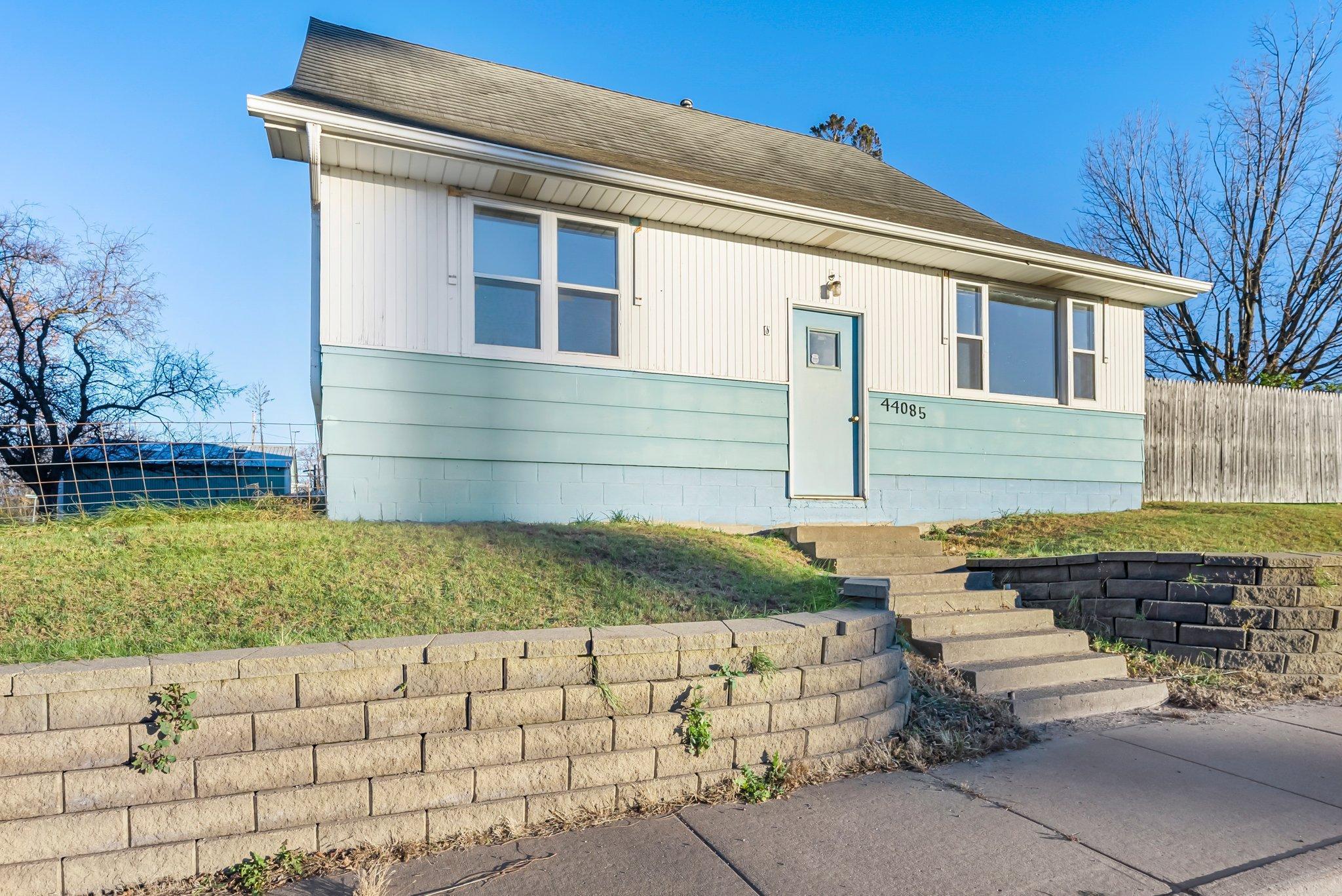 44040 Gladstone Avenue