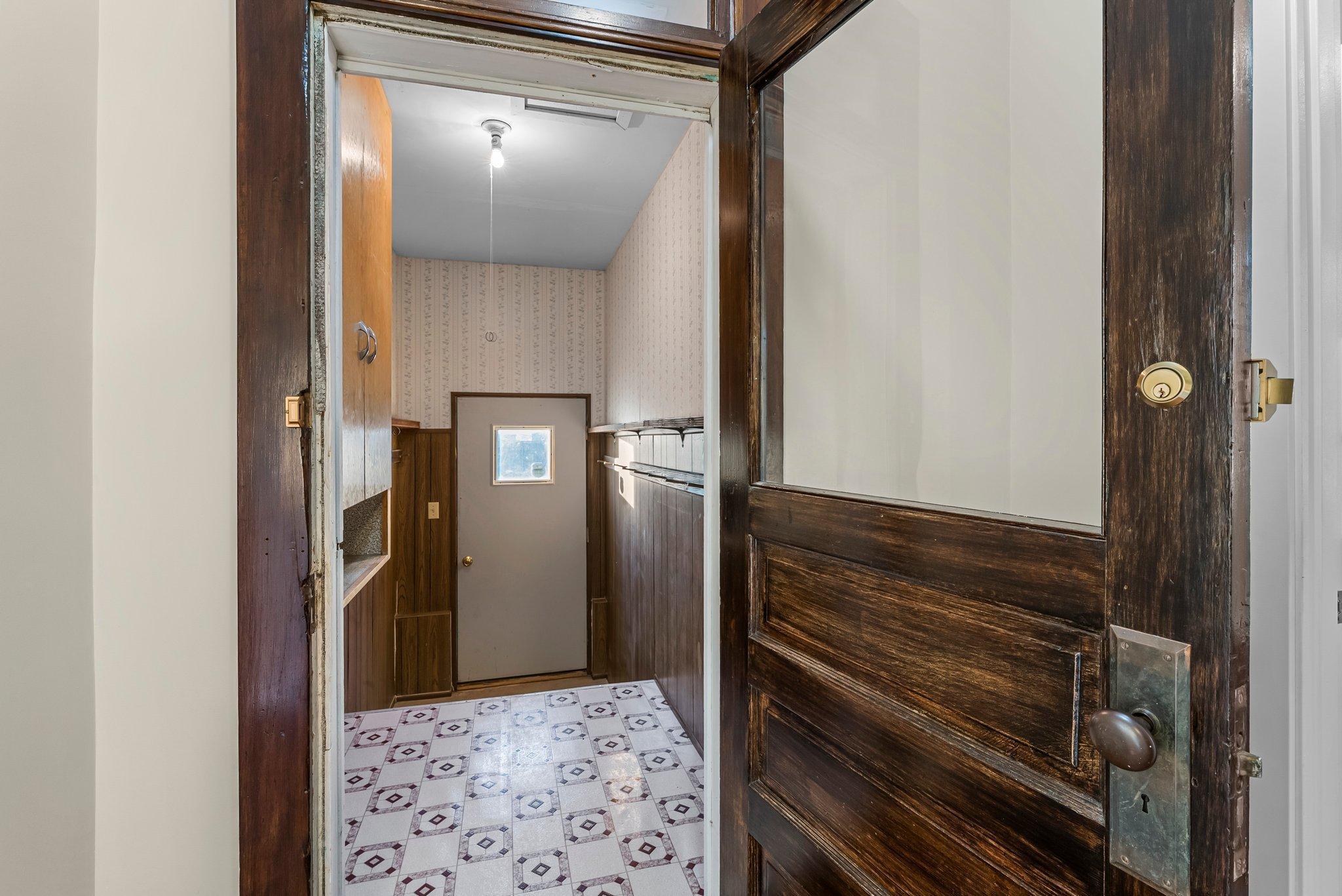 44040 Gladstone Avenue