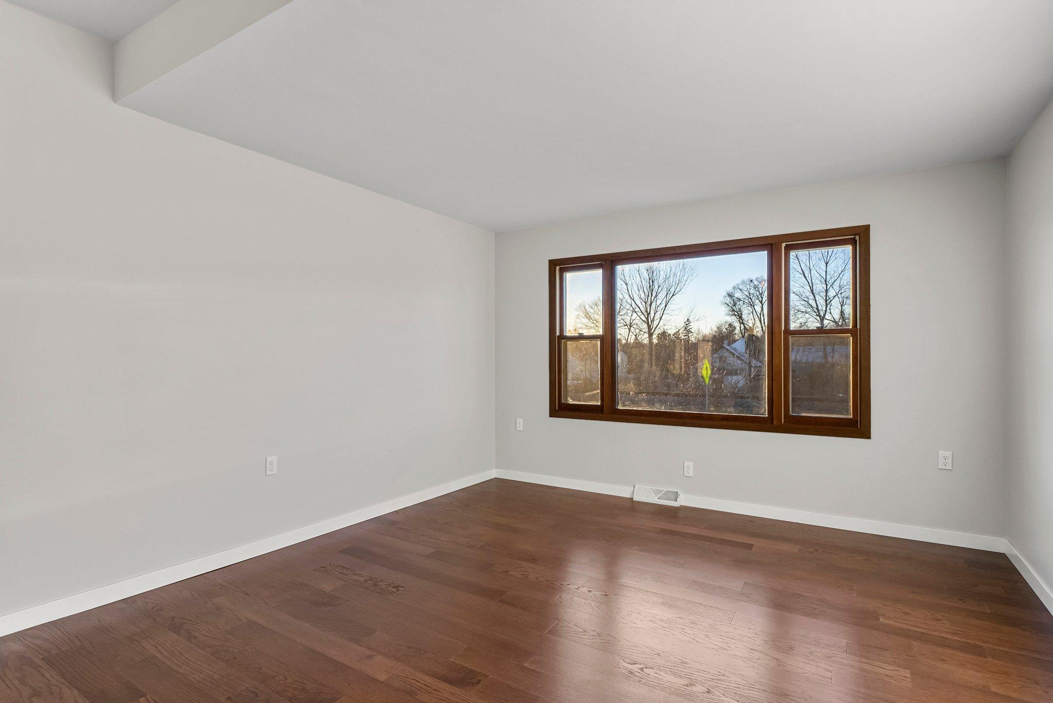 44040 Gladstone Avenue