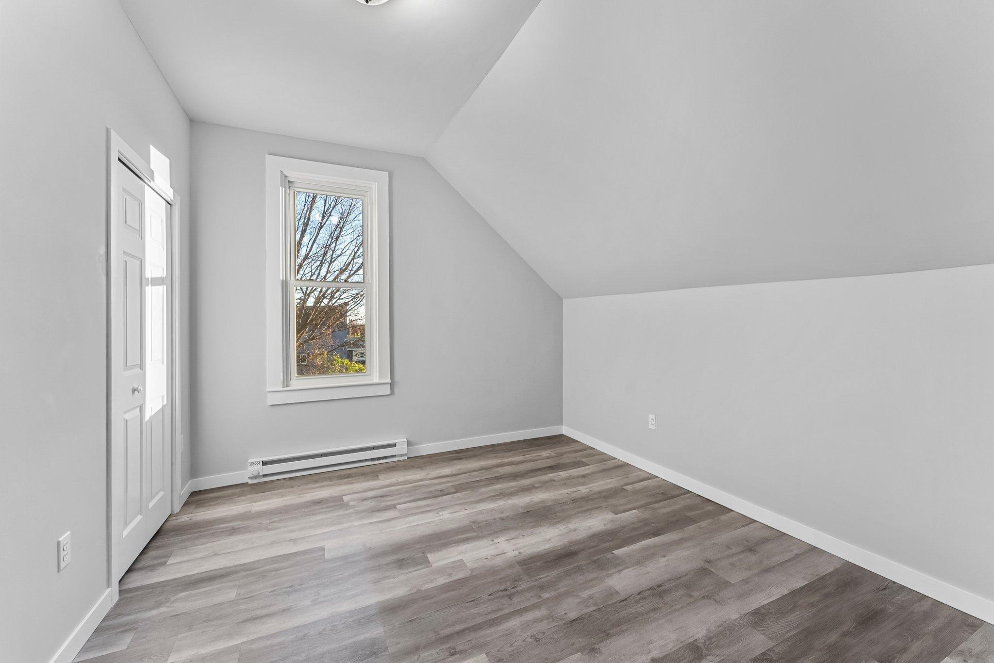 44040 Gladstone Avenue