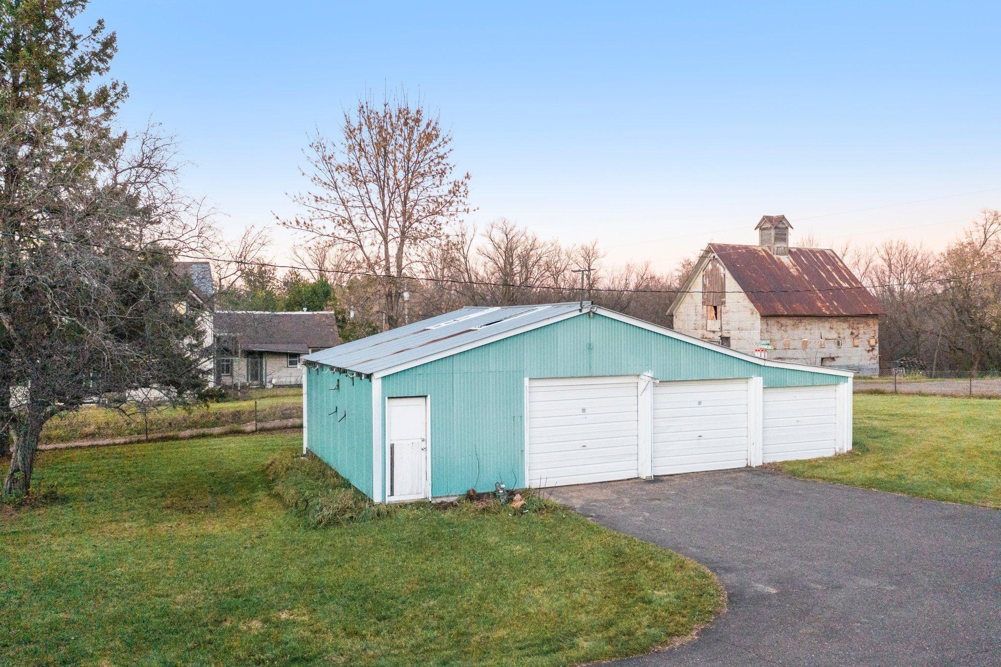 44040 Gladstone Avenue