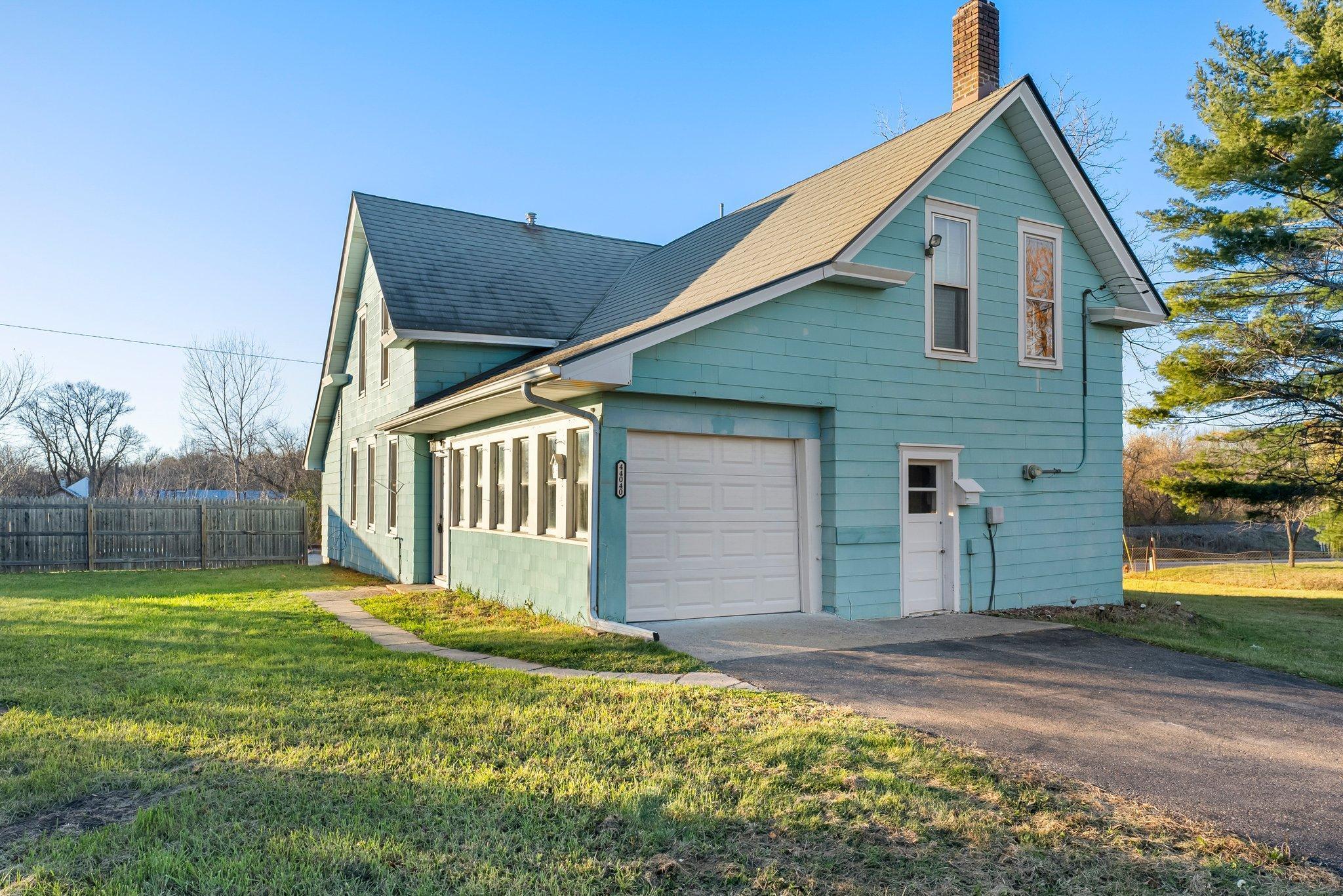 44040 Gladstone Avenue