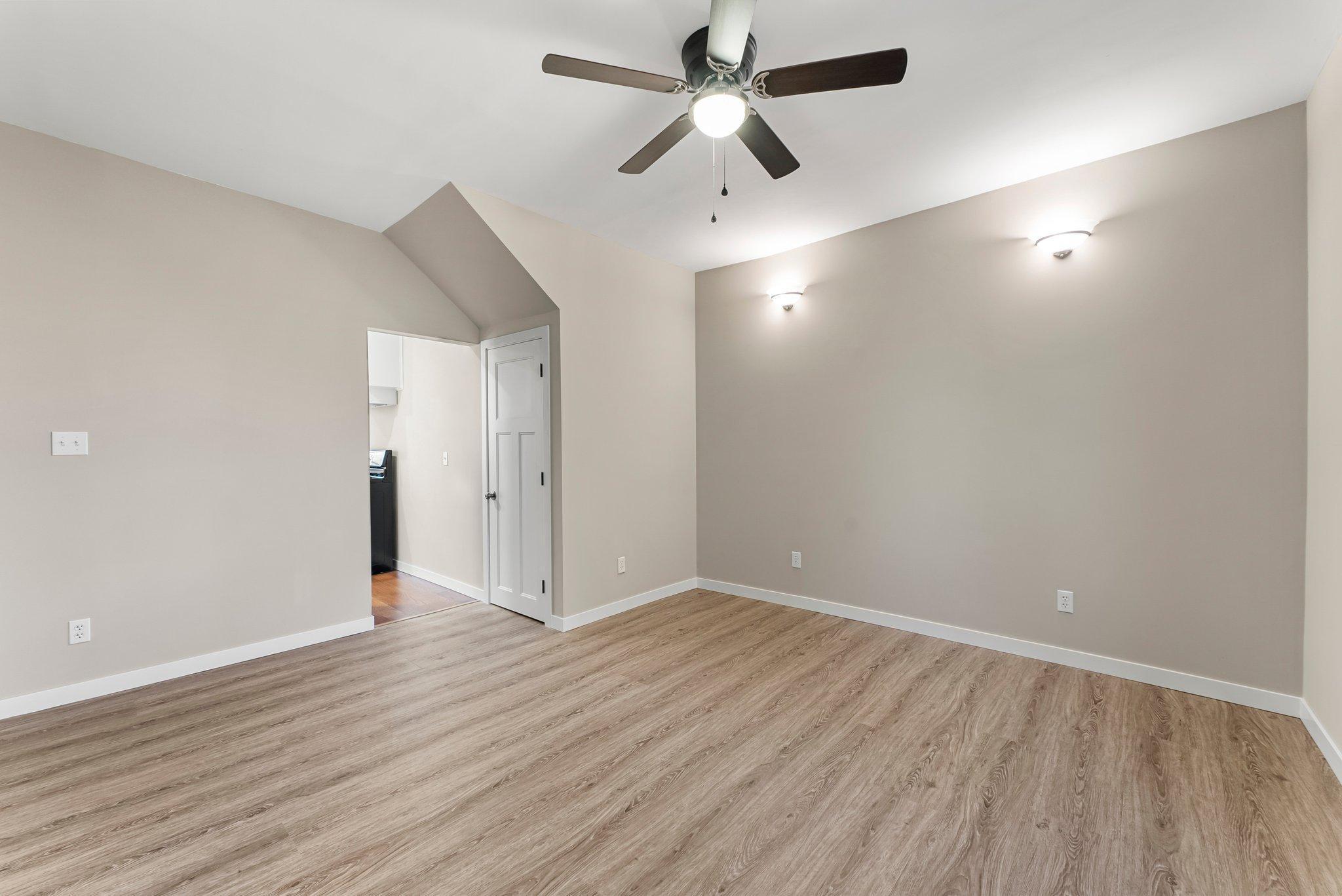 44040 Gladstone Avenue