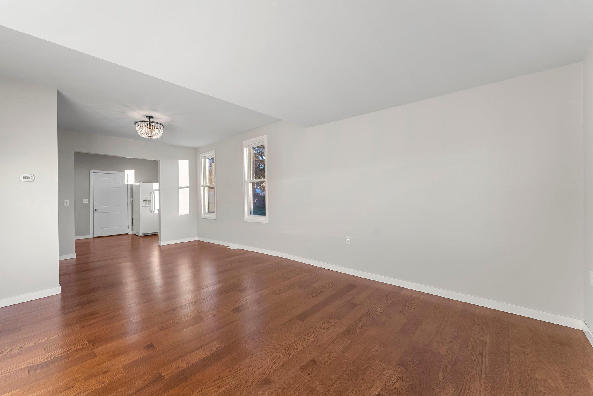 44040 Gladstone Avenue