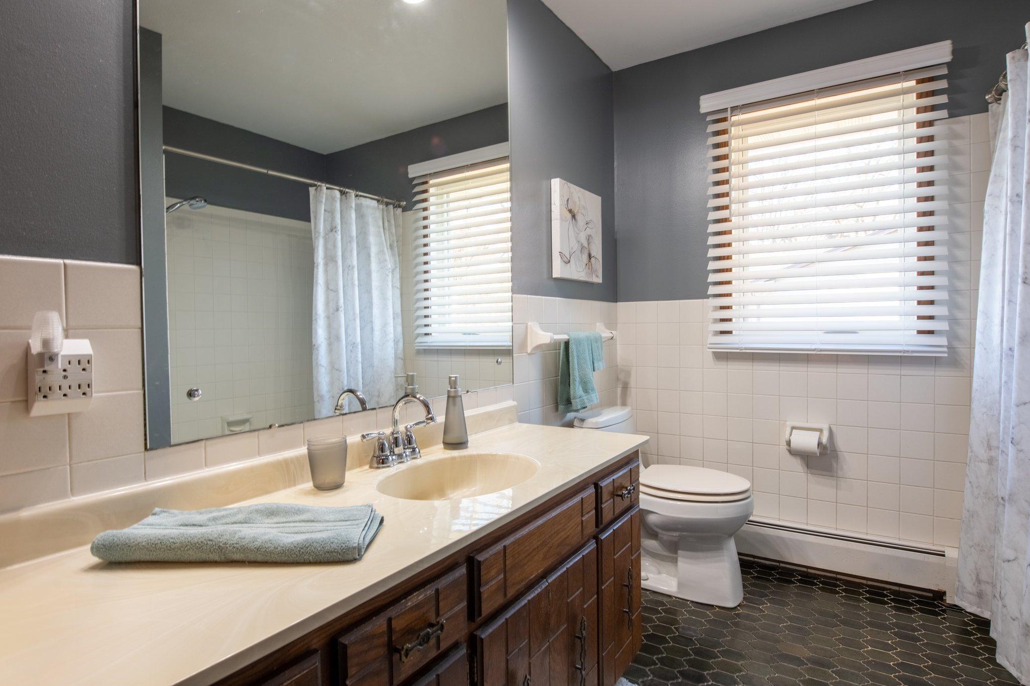 24100 Skylark Drive NE