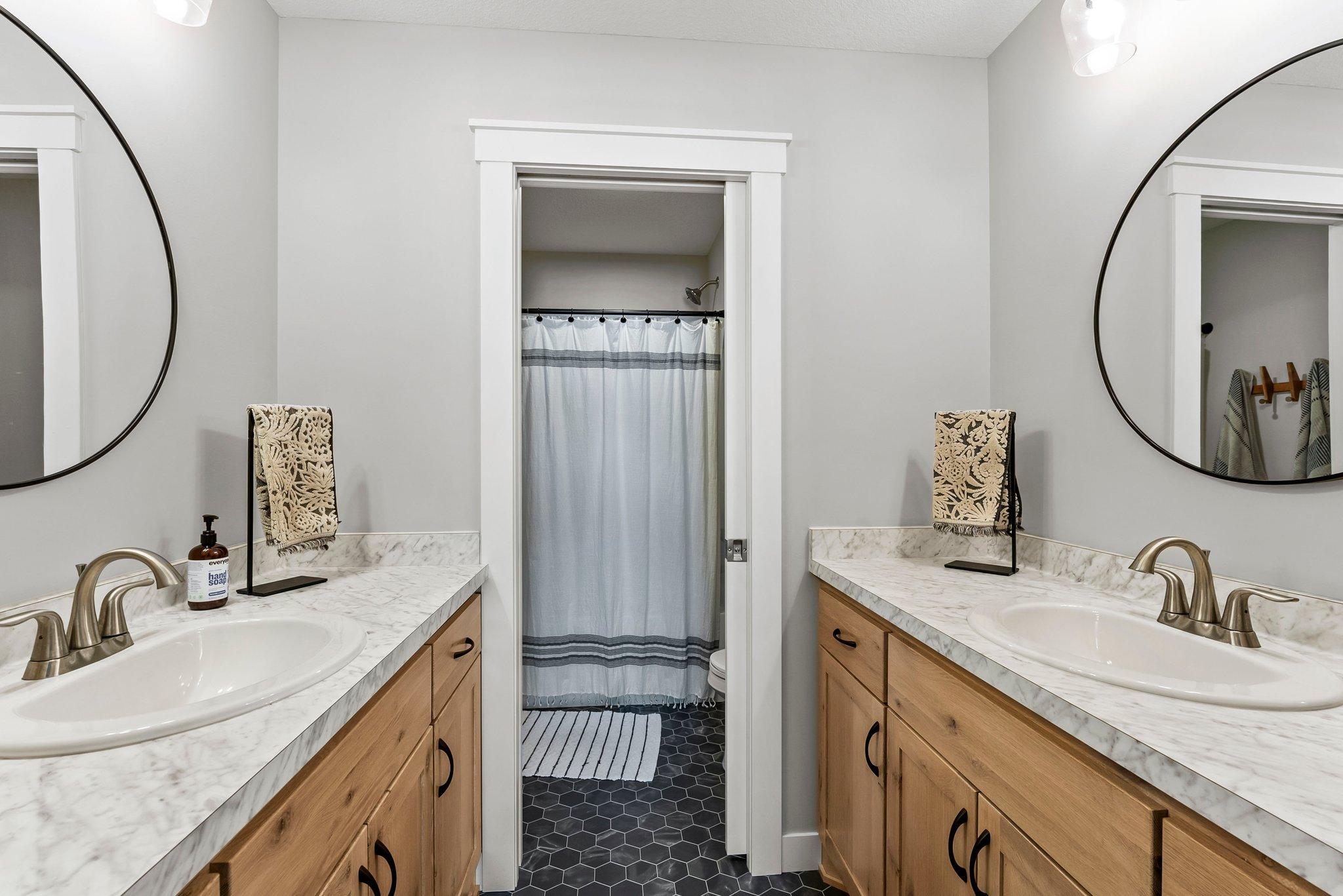 31233 Yucca Court NW