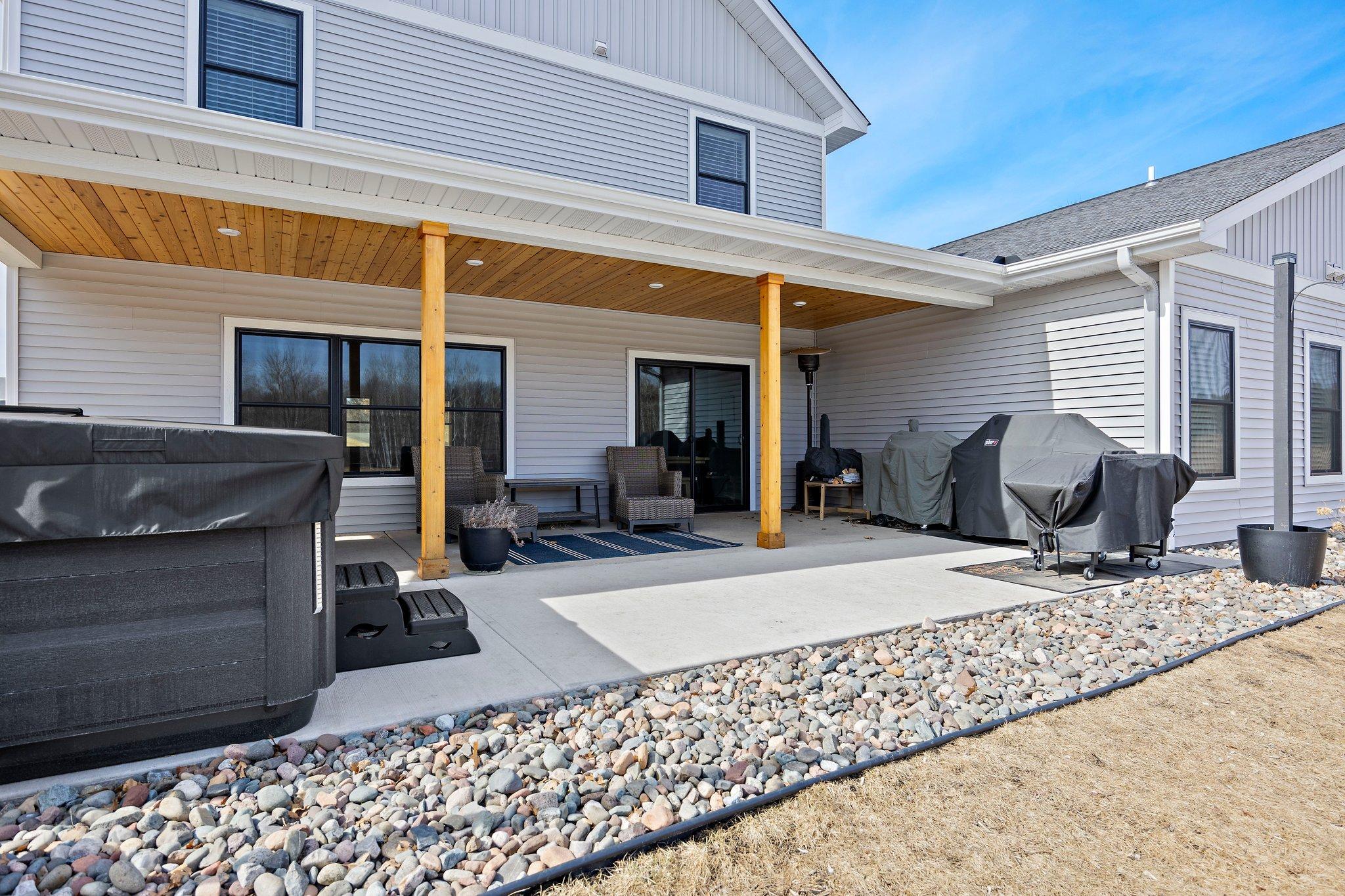 31233 Yucca Court NW