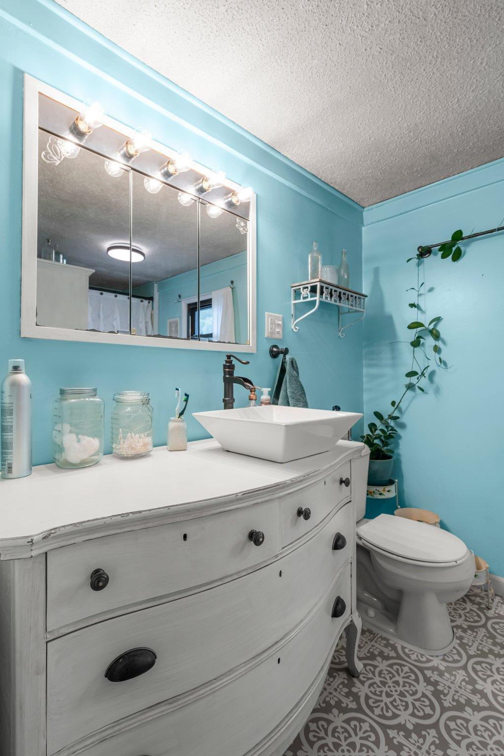 410 Cypress Avenue S