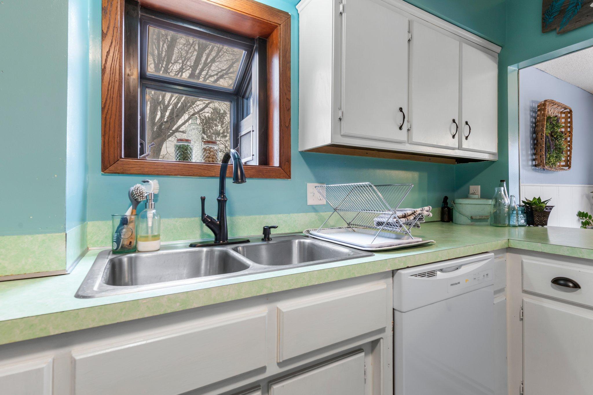 410 Cypress Avenue S