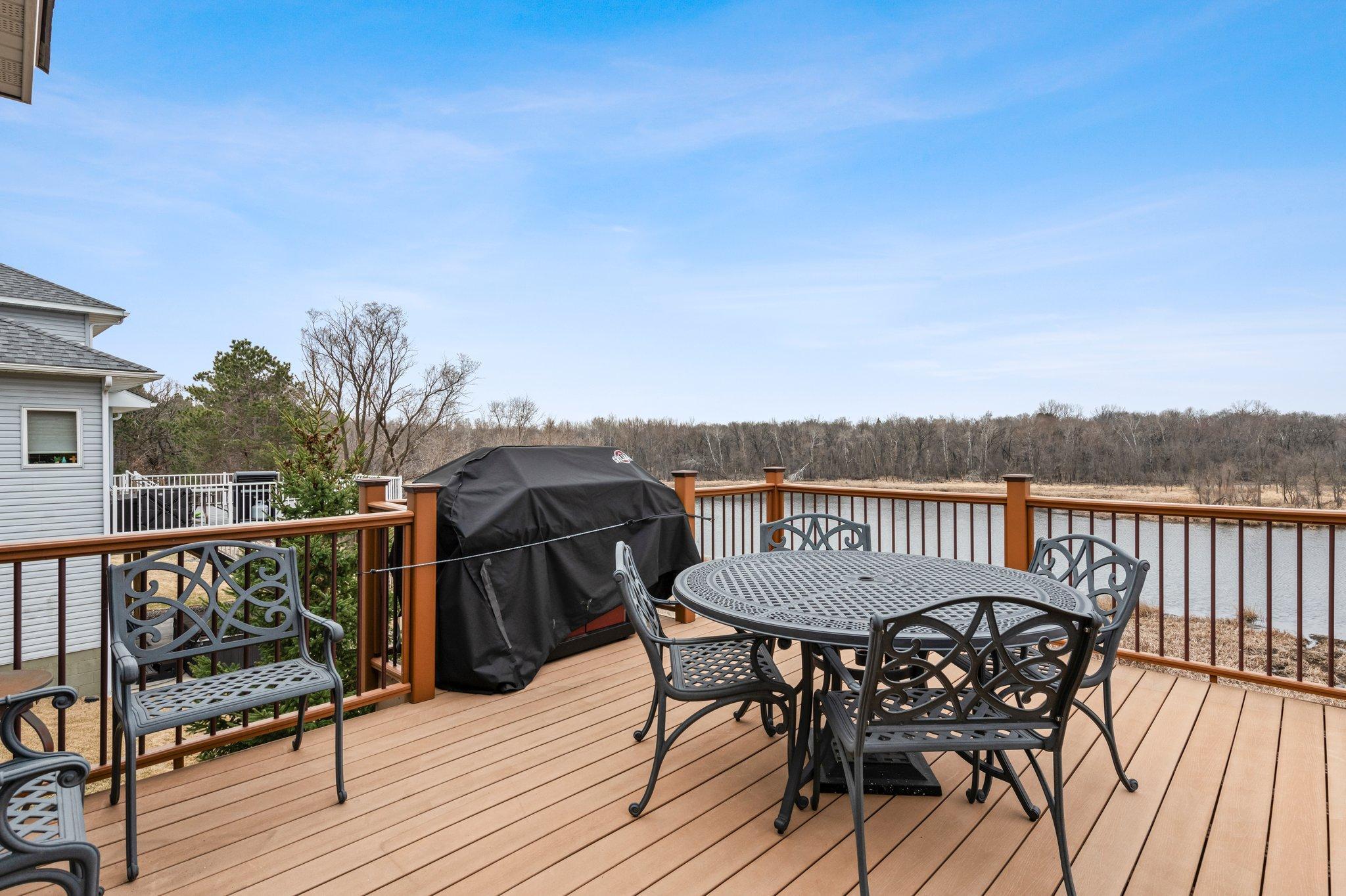 707 Bergman Court NW