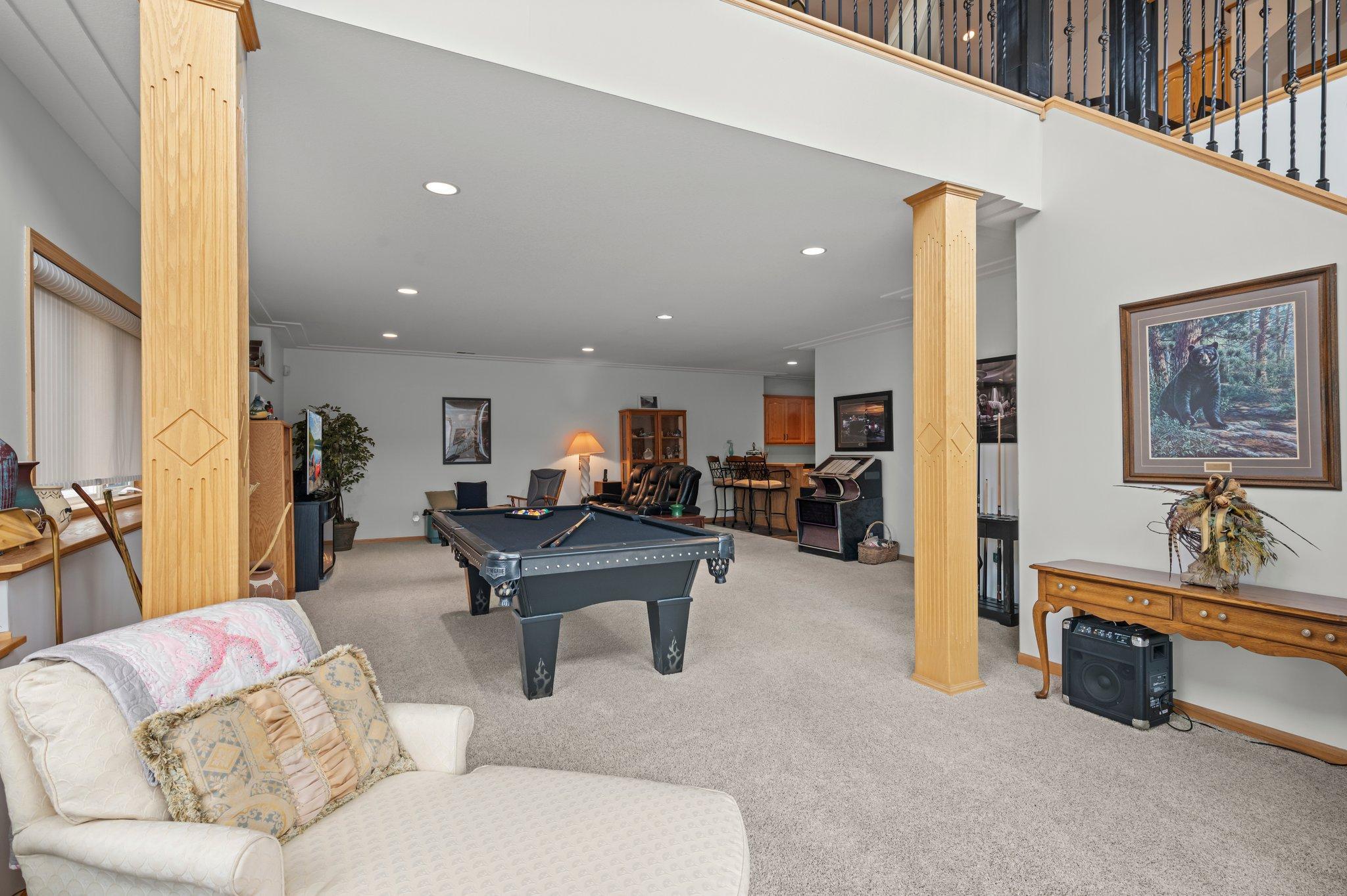 707 Bergman Court NW