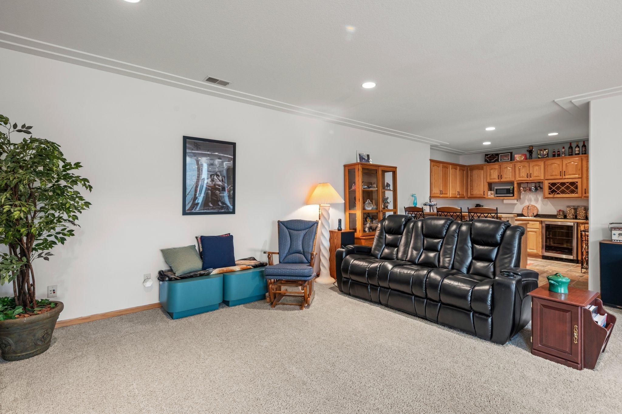 707 Bergman Court NW