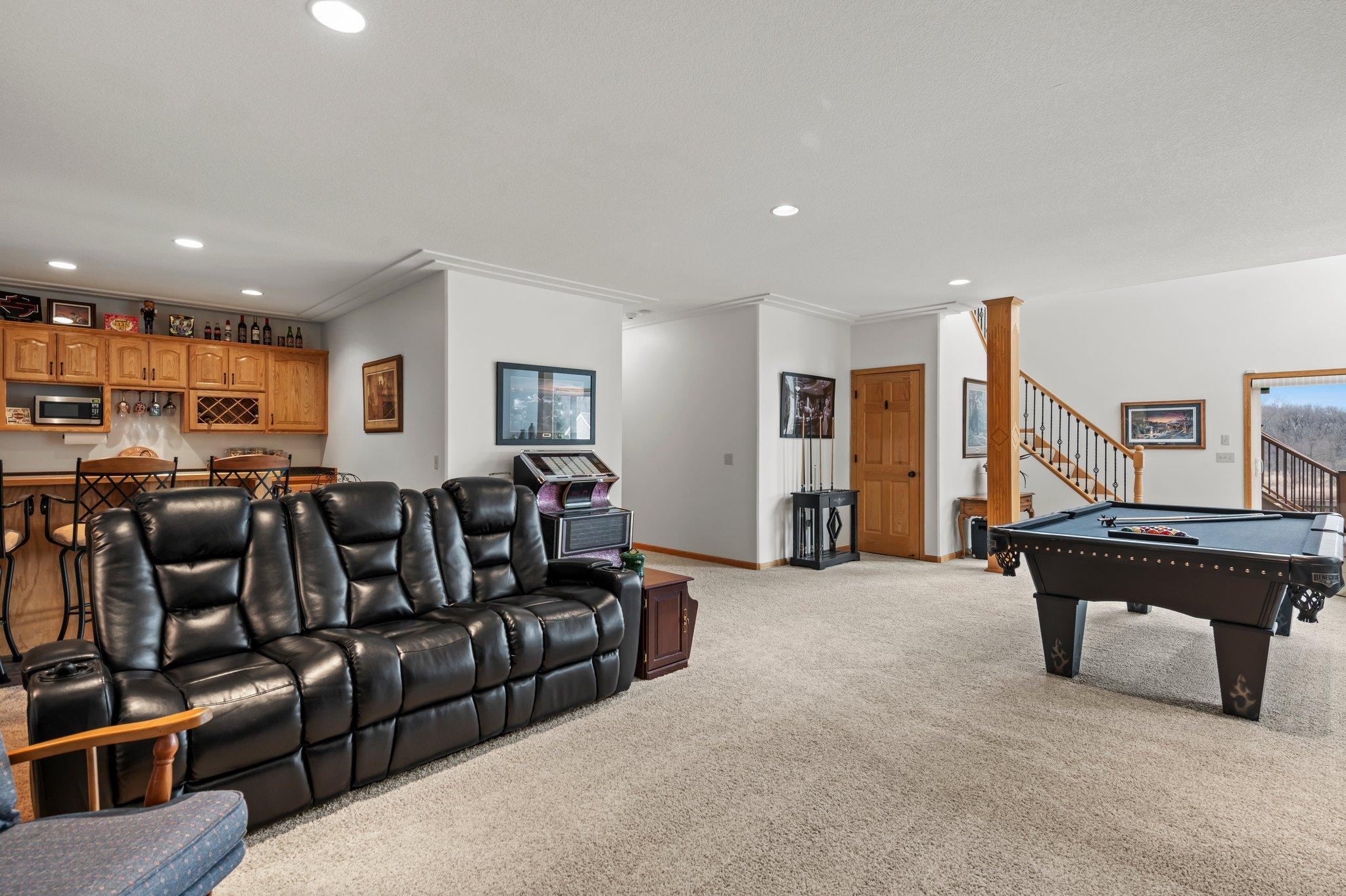 707 Bergman Court NW