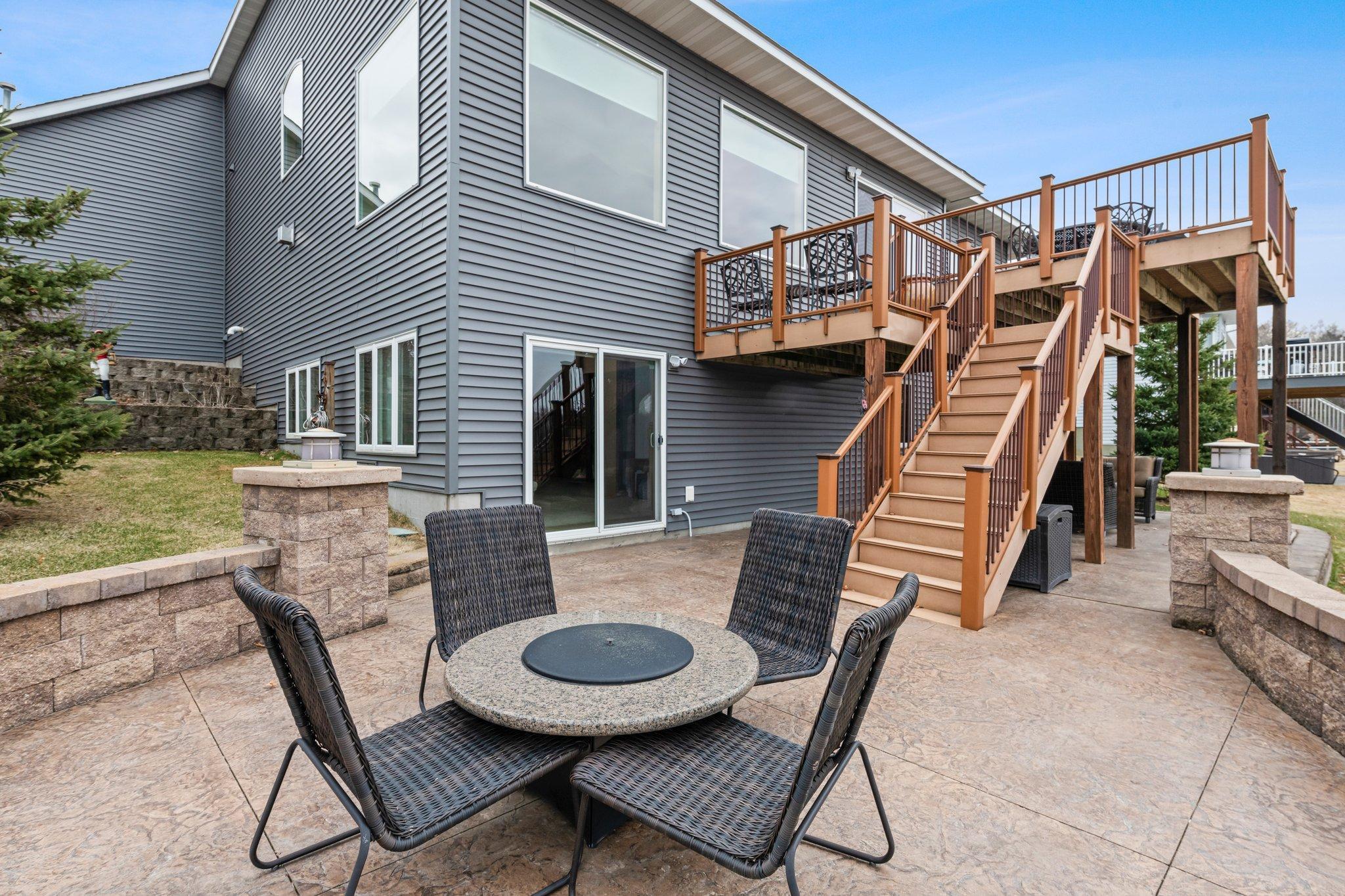 707 Bergman Court NW