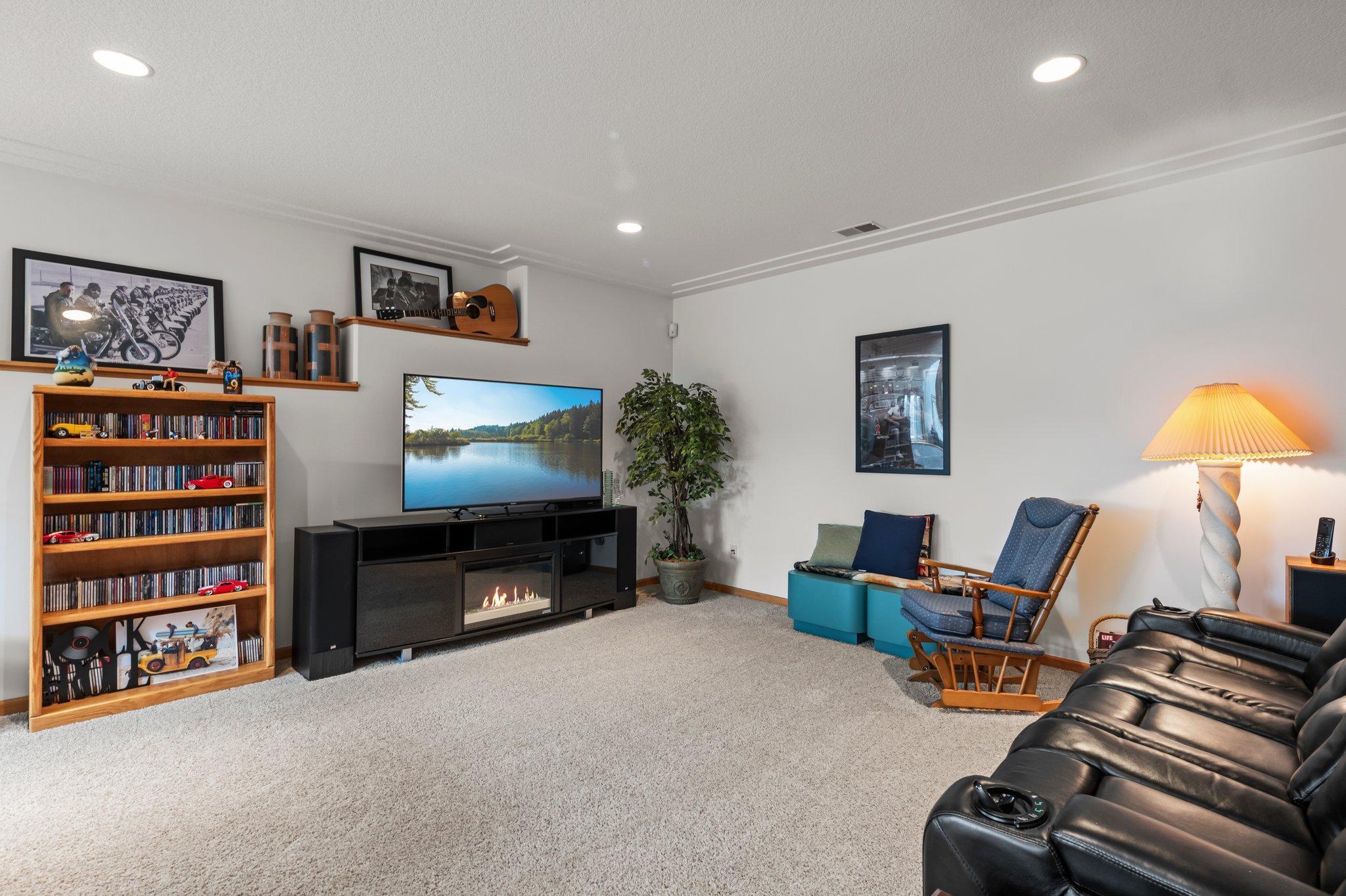 707 Bergman Court NW