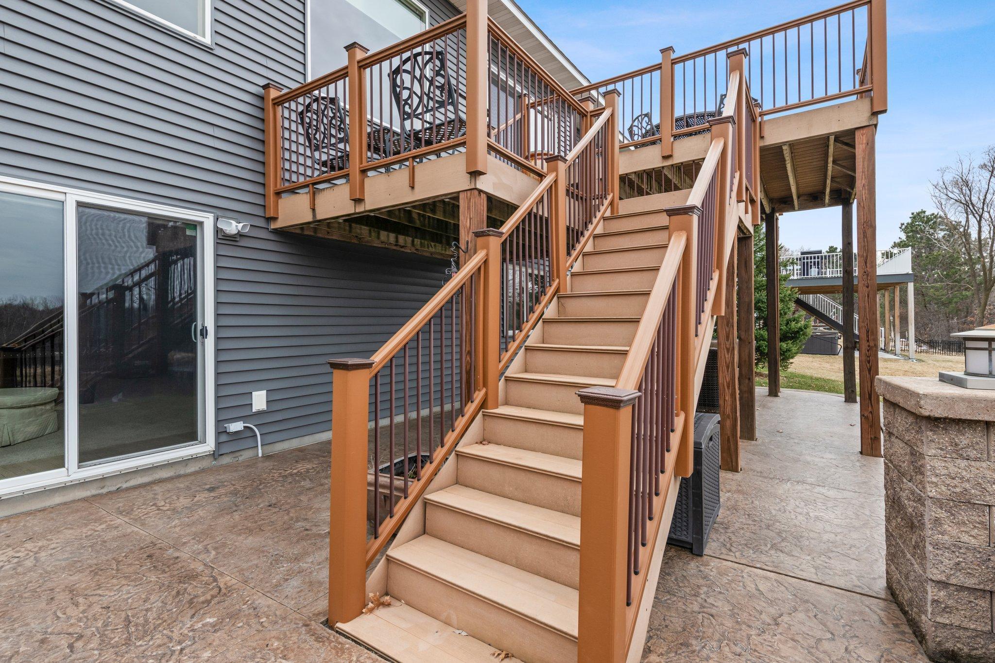 707 Bergman Court NW