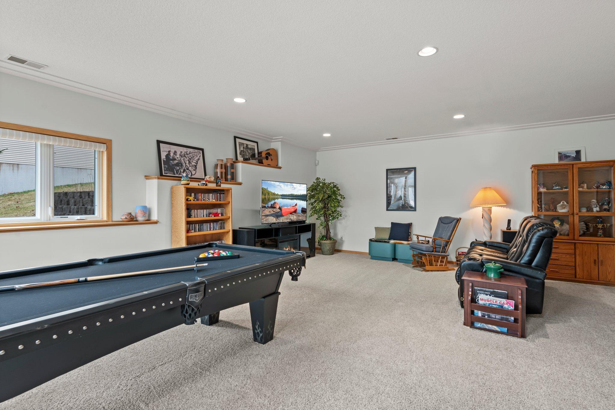 707 Bergman Court NW