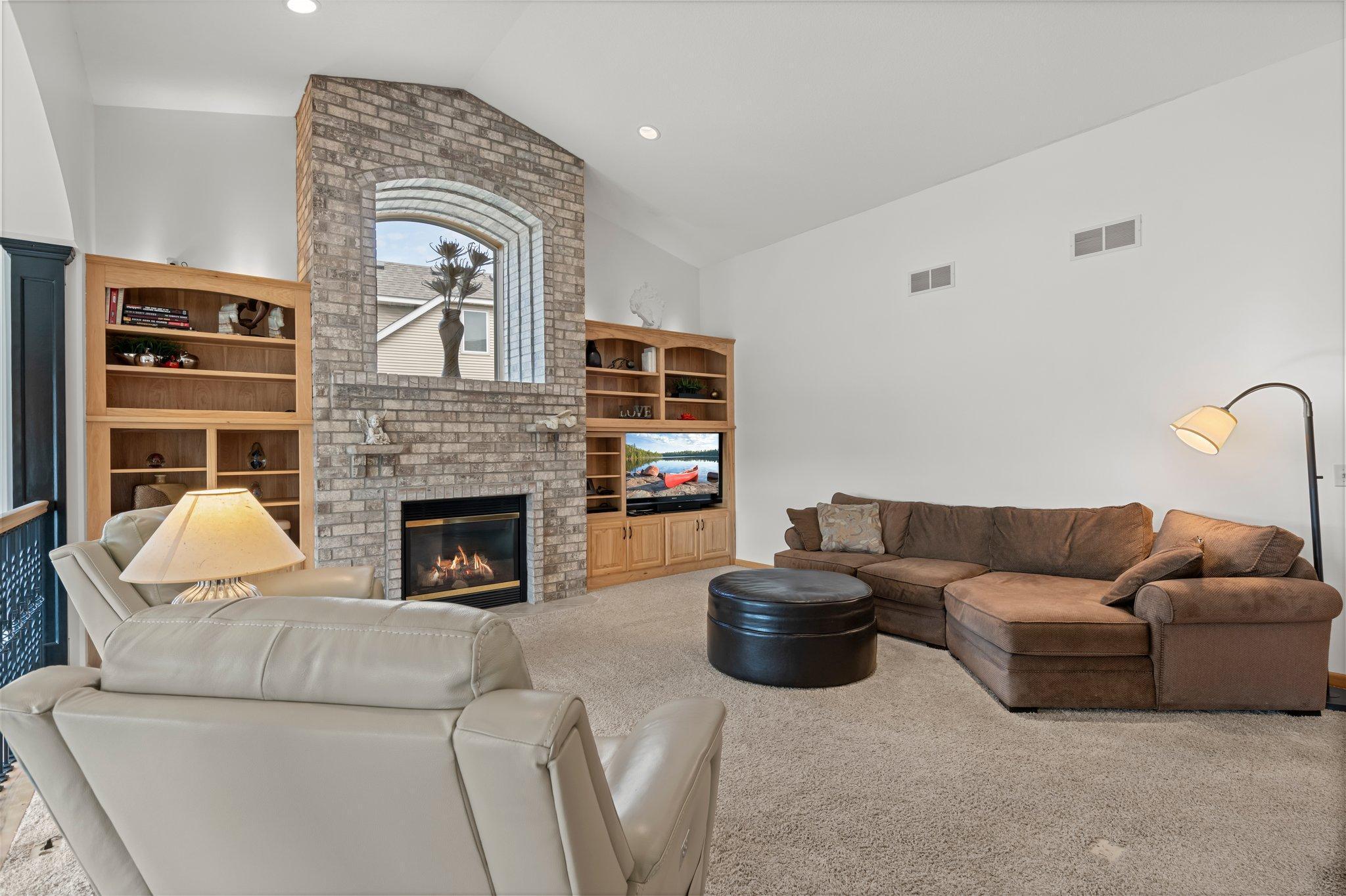 707 Bergman Court NW