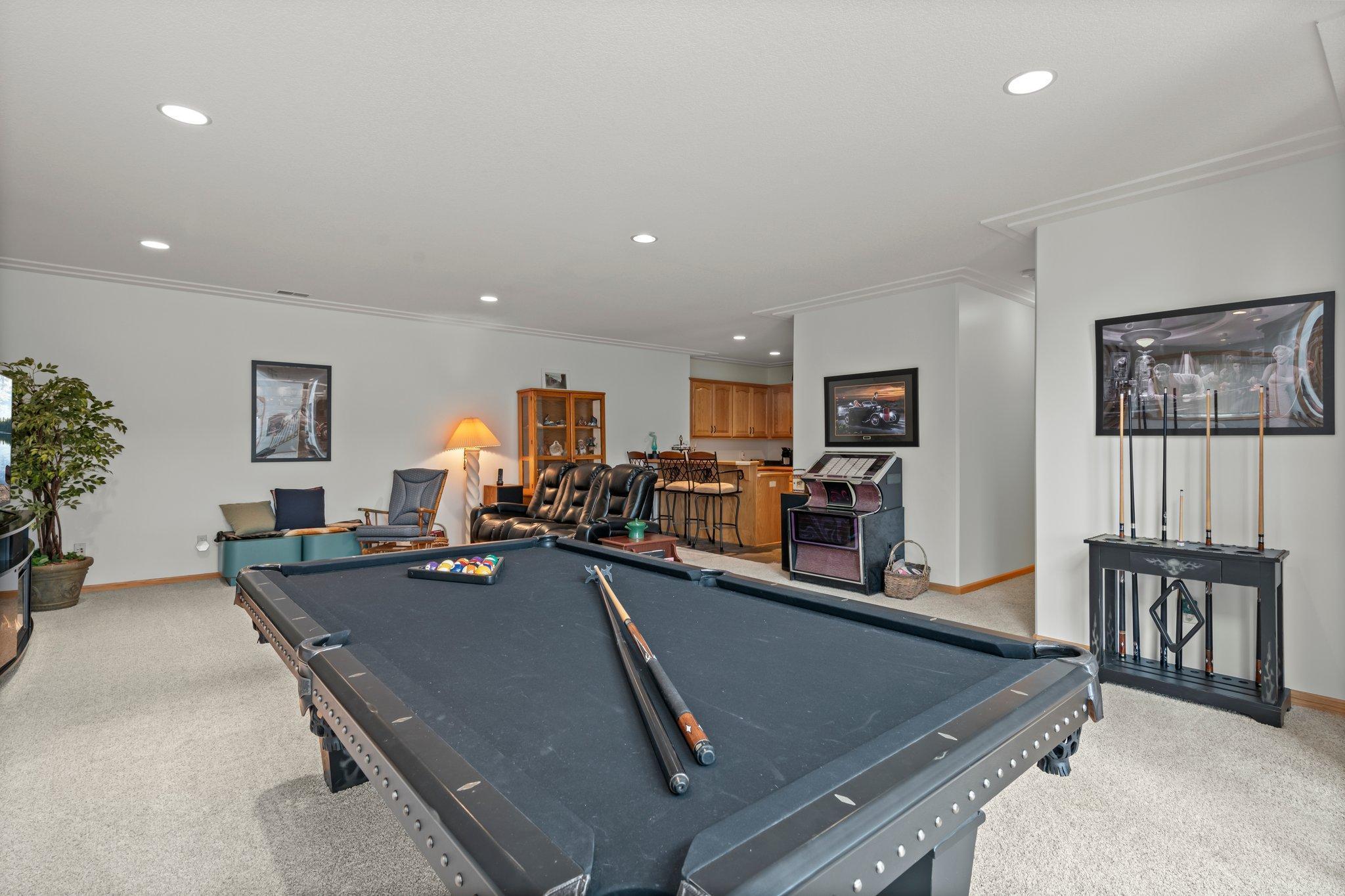 707 Bergman Court NW