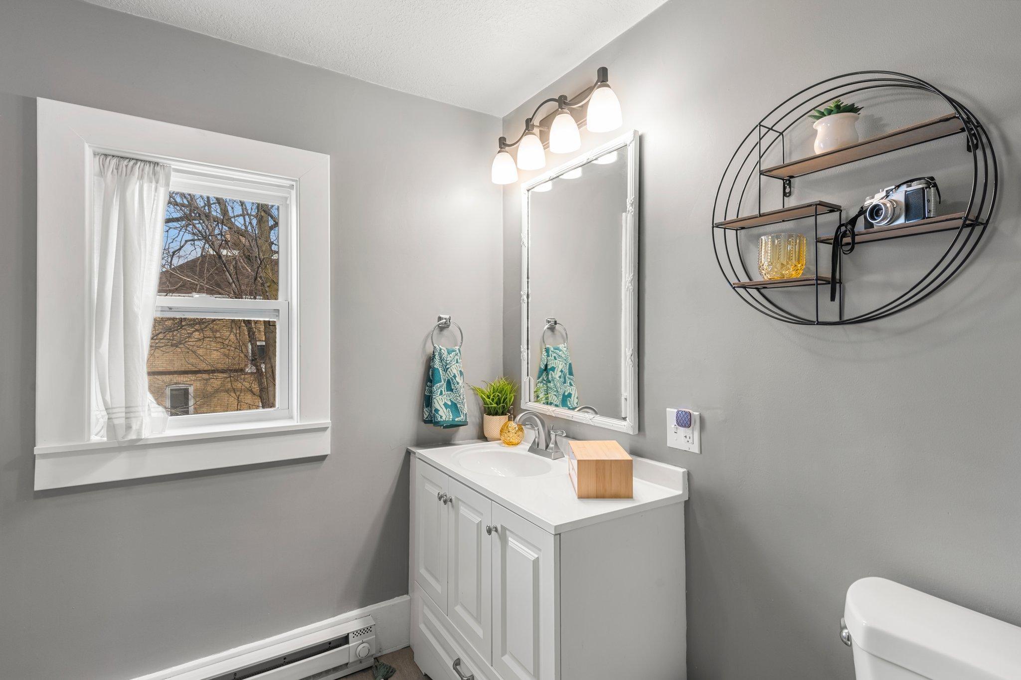 430 W Broadway Street